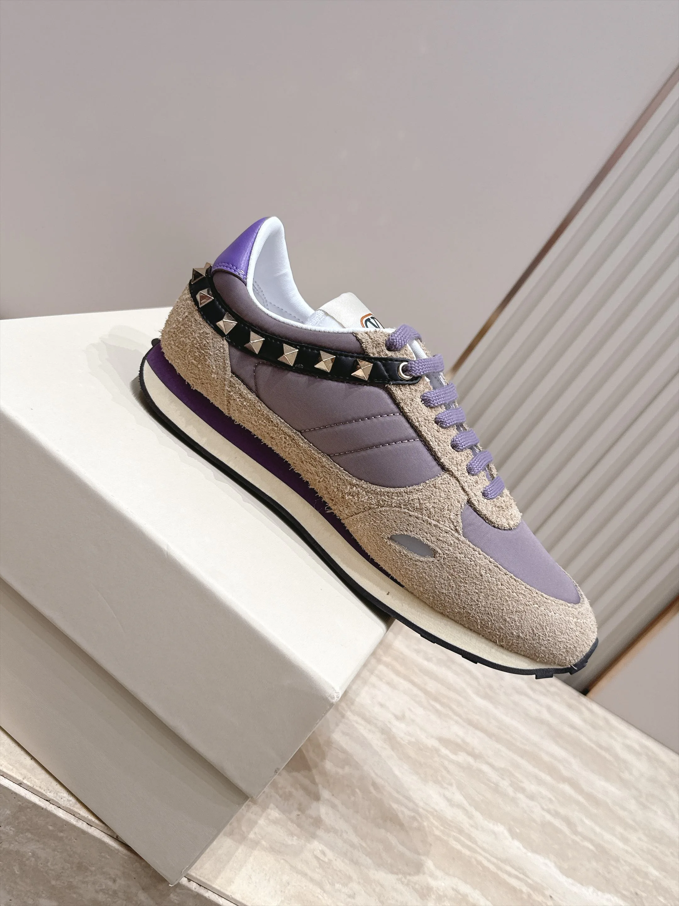 Women's Sneakers VALENTINO 17856160