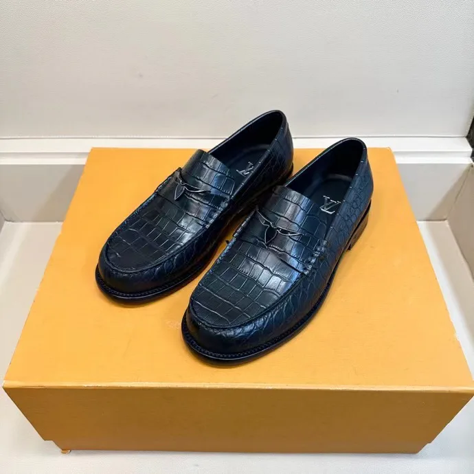 Men's Loafers And Dress Shoes LOUIS VUITTON 18193940
