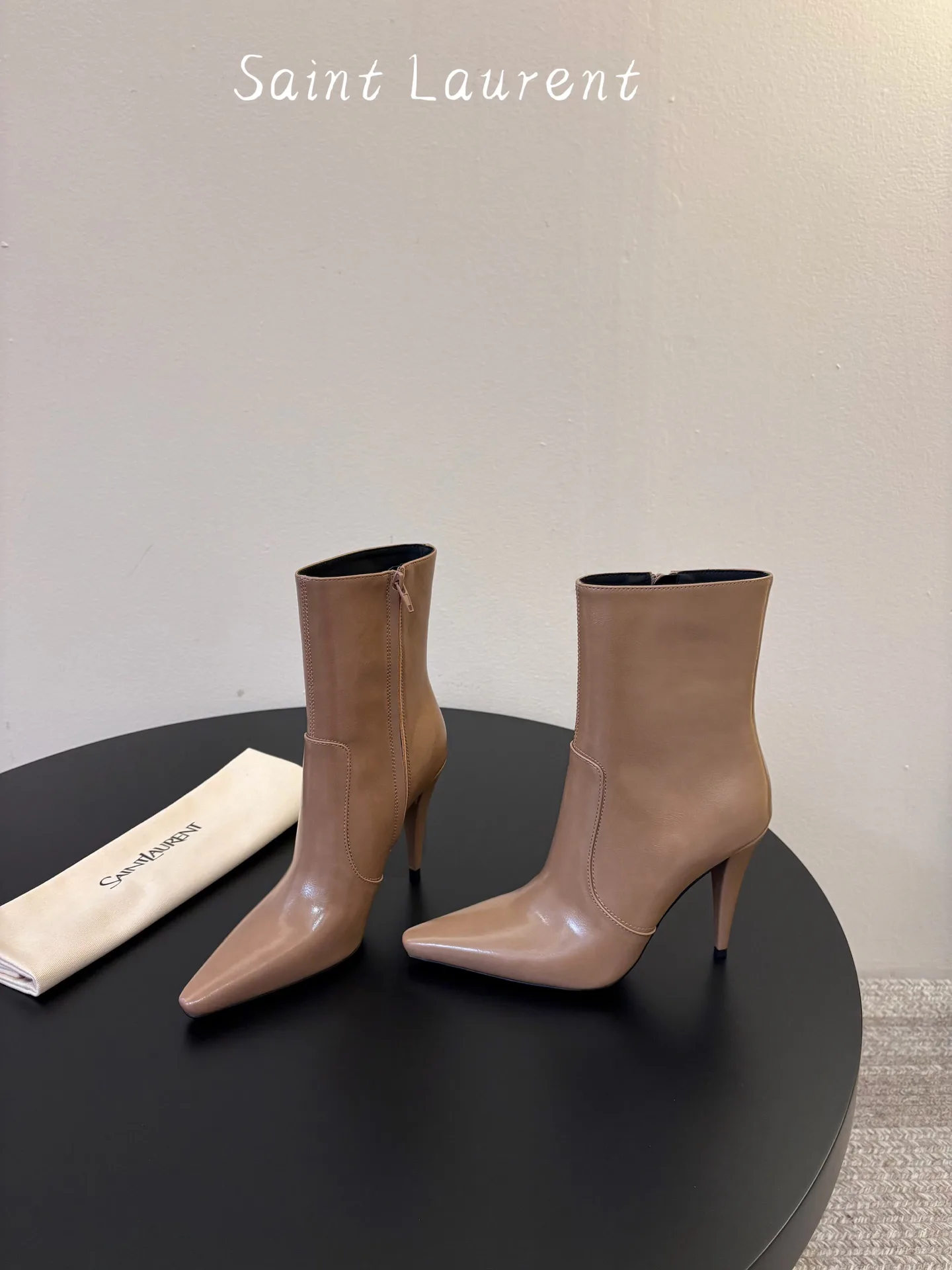 Women's Booties SAINT LAURENT 18049300