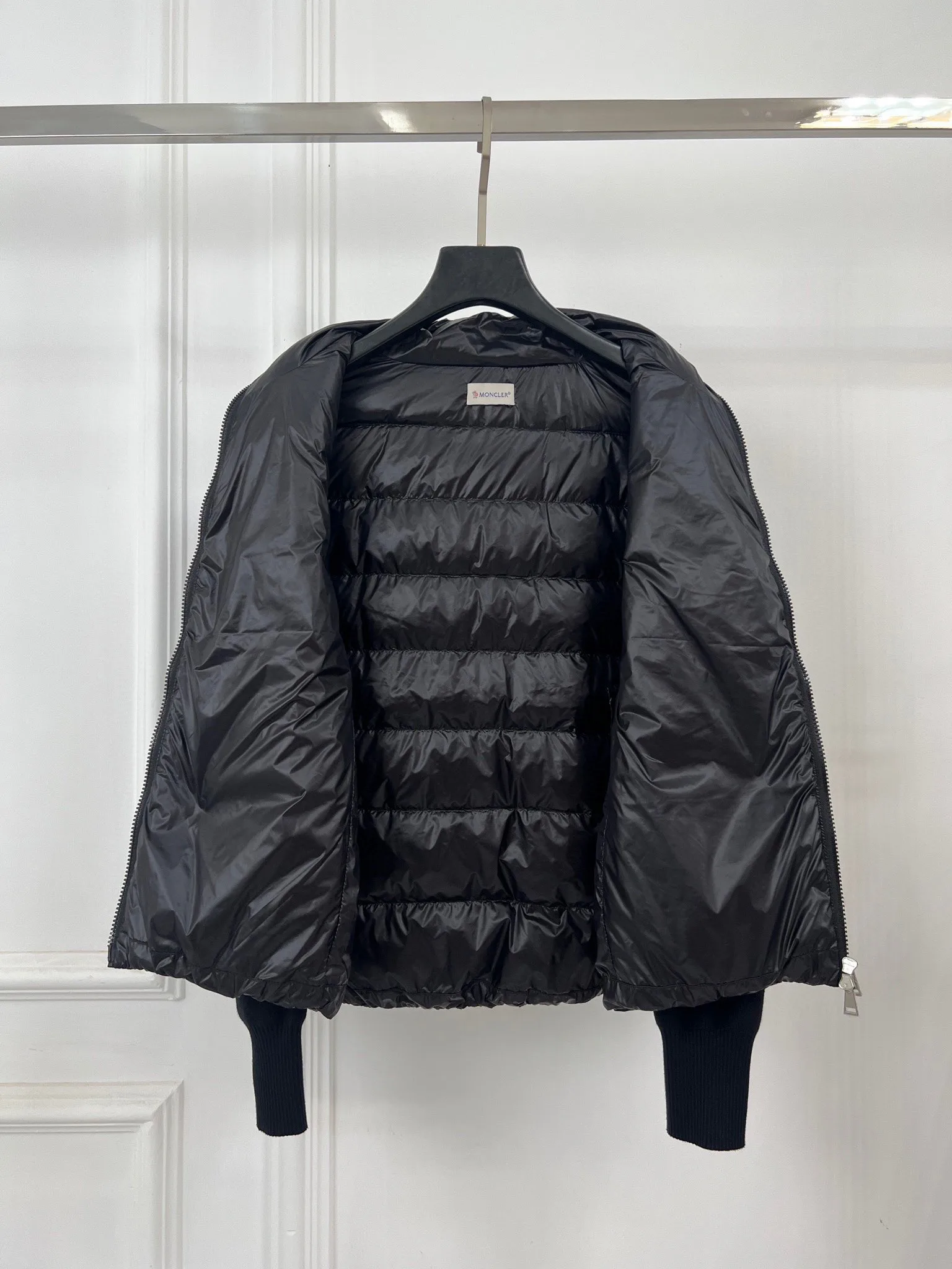 Women's Jackets And Down Jackets MONCLER 18415626