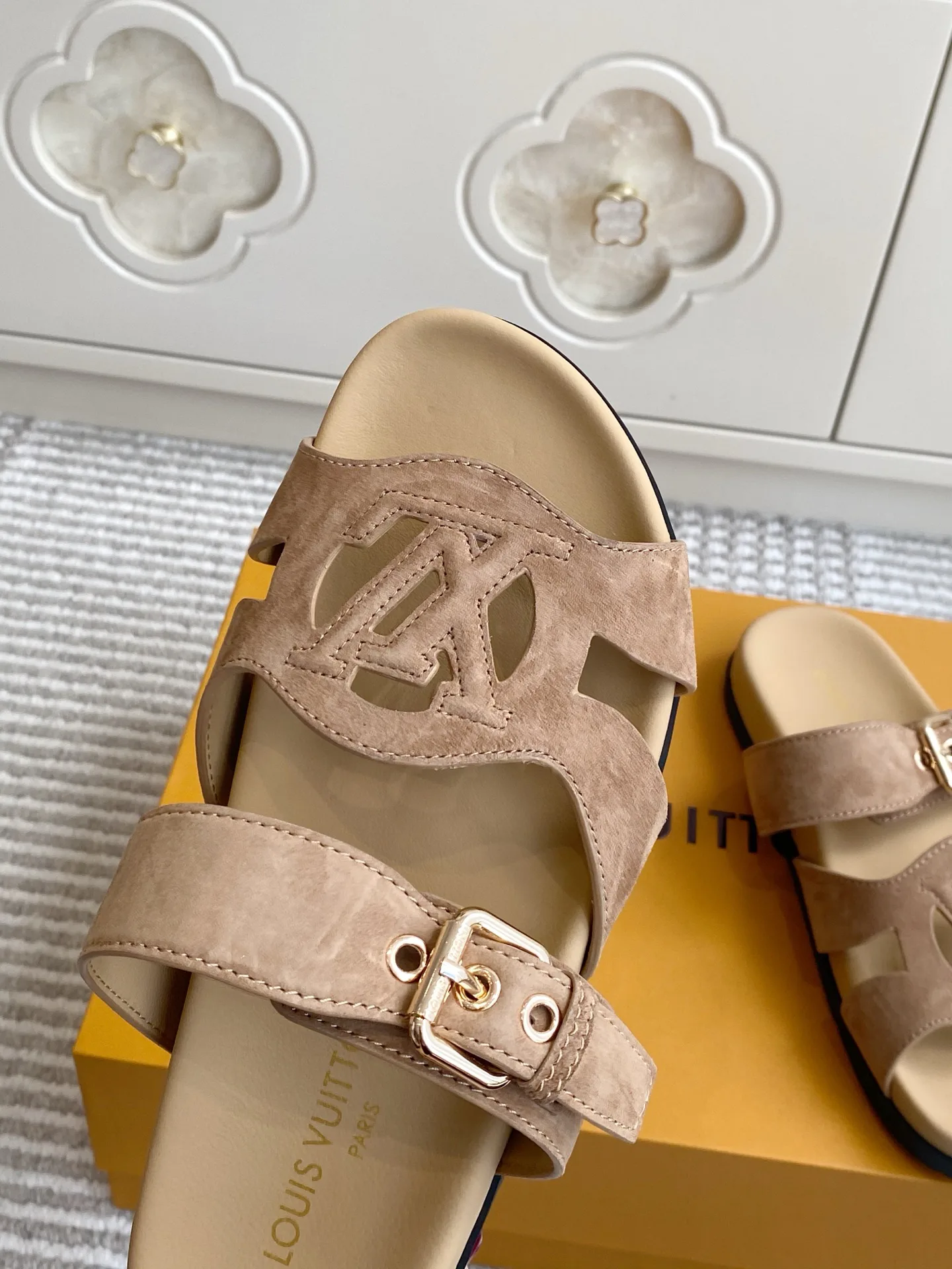 Women's Flip-Flops LOUIS VUITTON 17572154