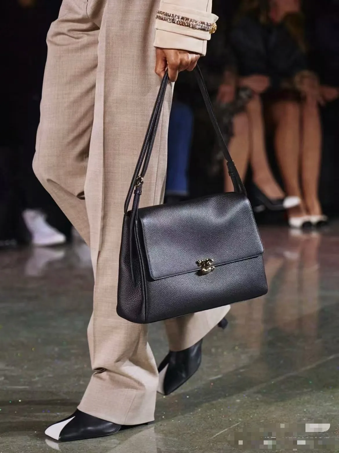 Women's Classic Handbags CHANEL 17364516