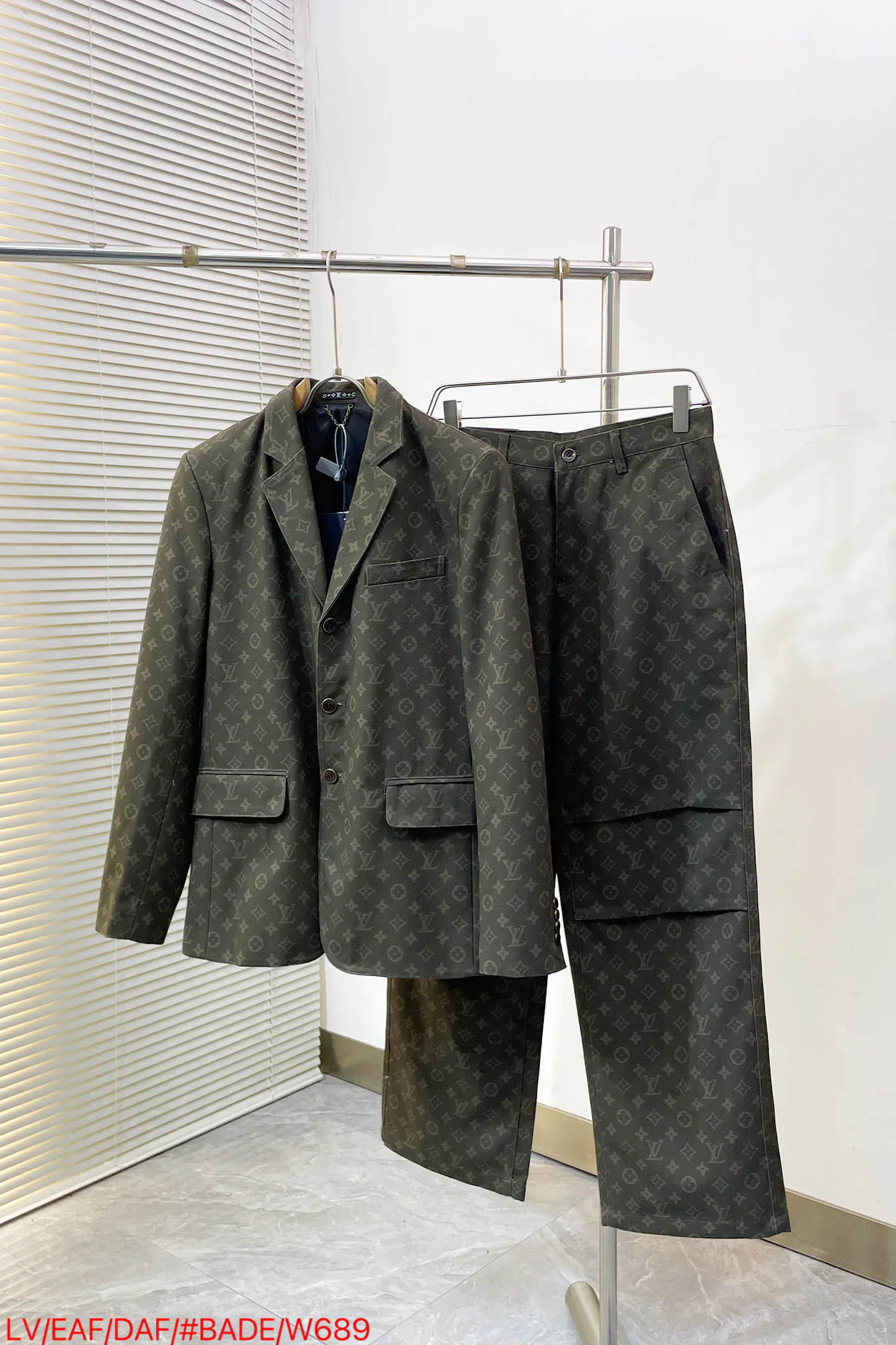 Men's Jackets And Down Jackets LOUIS VUITTON 18068533