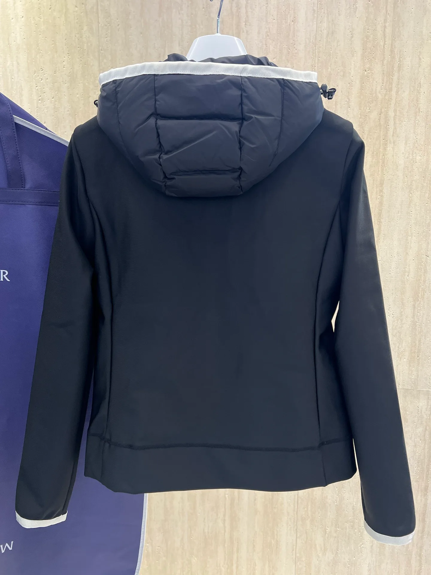 Men's Jackets And Down Jackets MONCLER 18434541