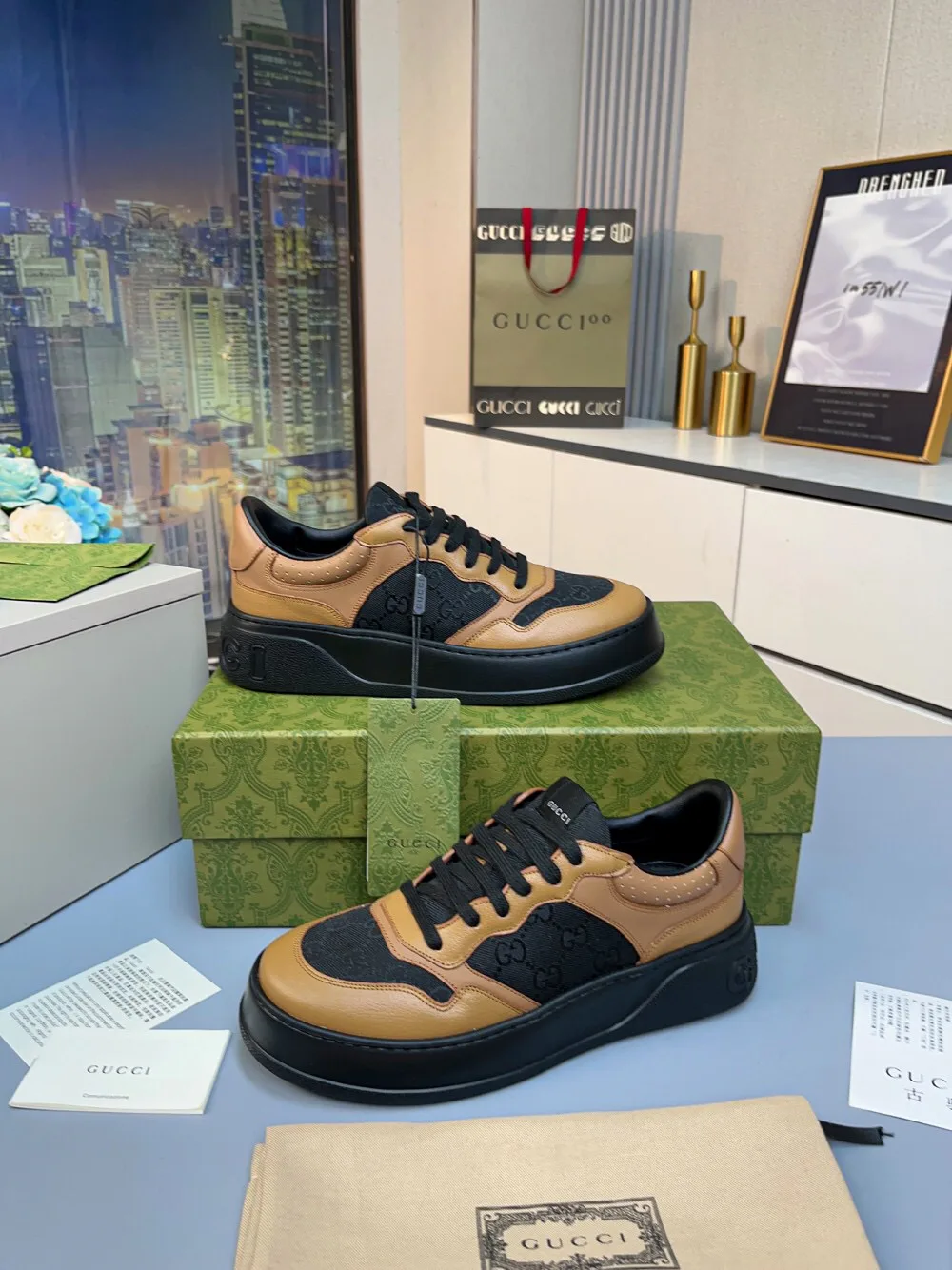 Women's Sneakers GUCCI 18369648