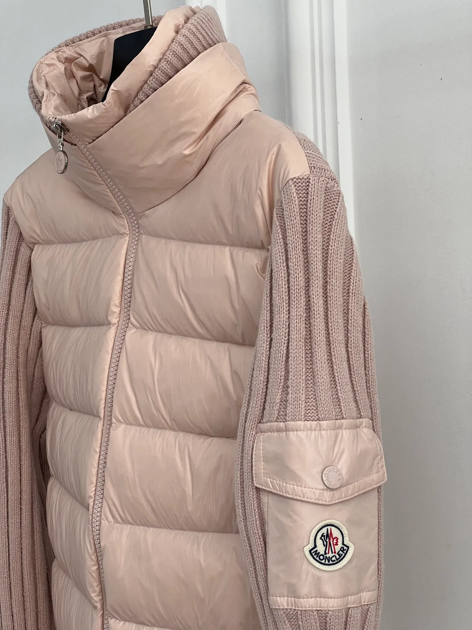 Women's Jackets And Down Jackets MONCLER 18416275