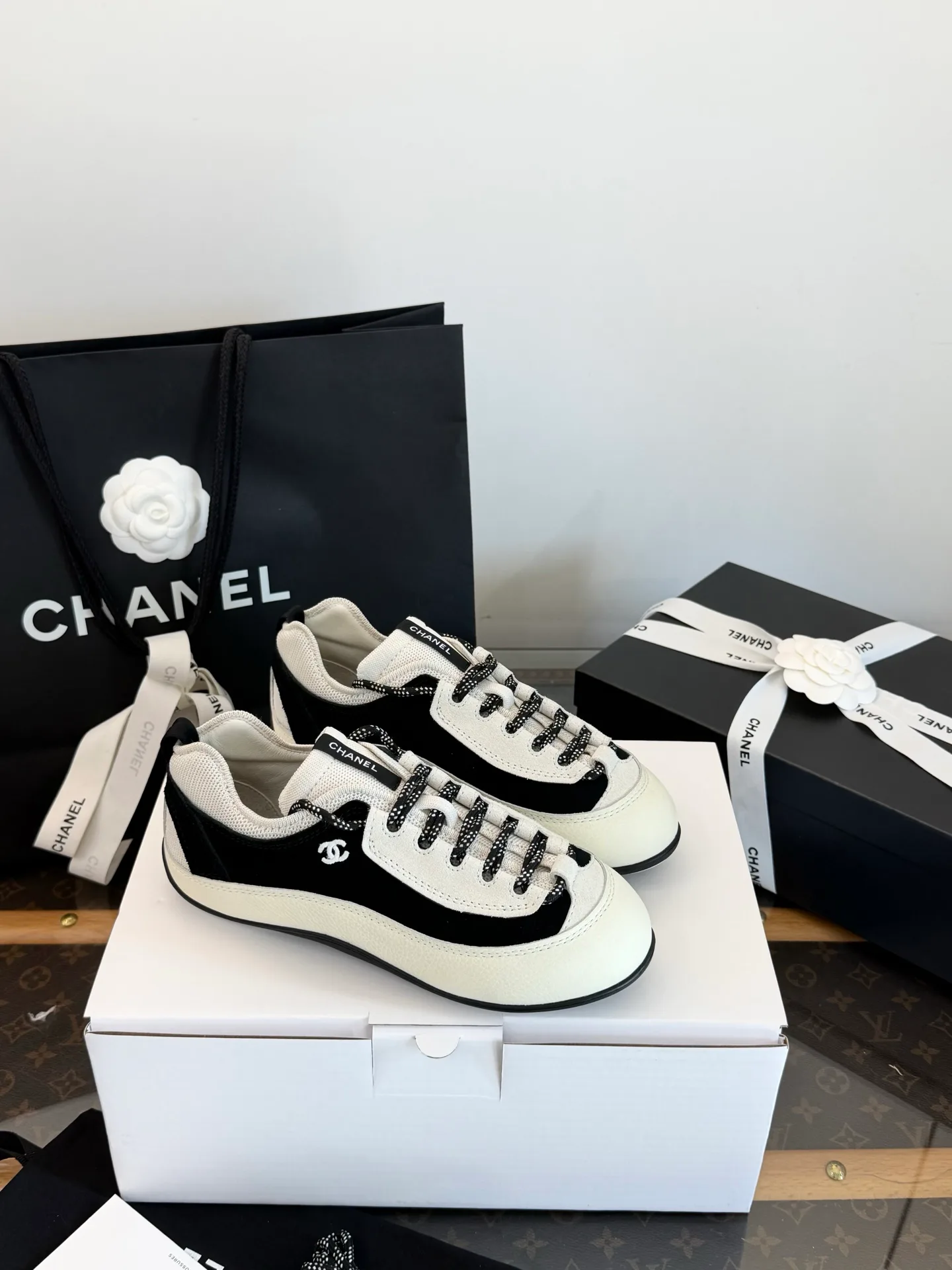 Women's Sneakers CHANEL 18304138