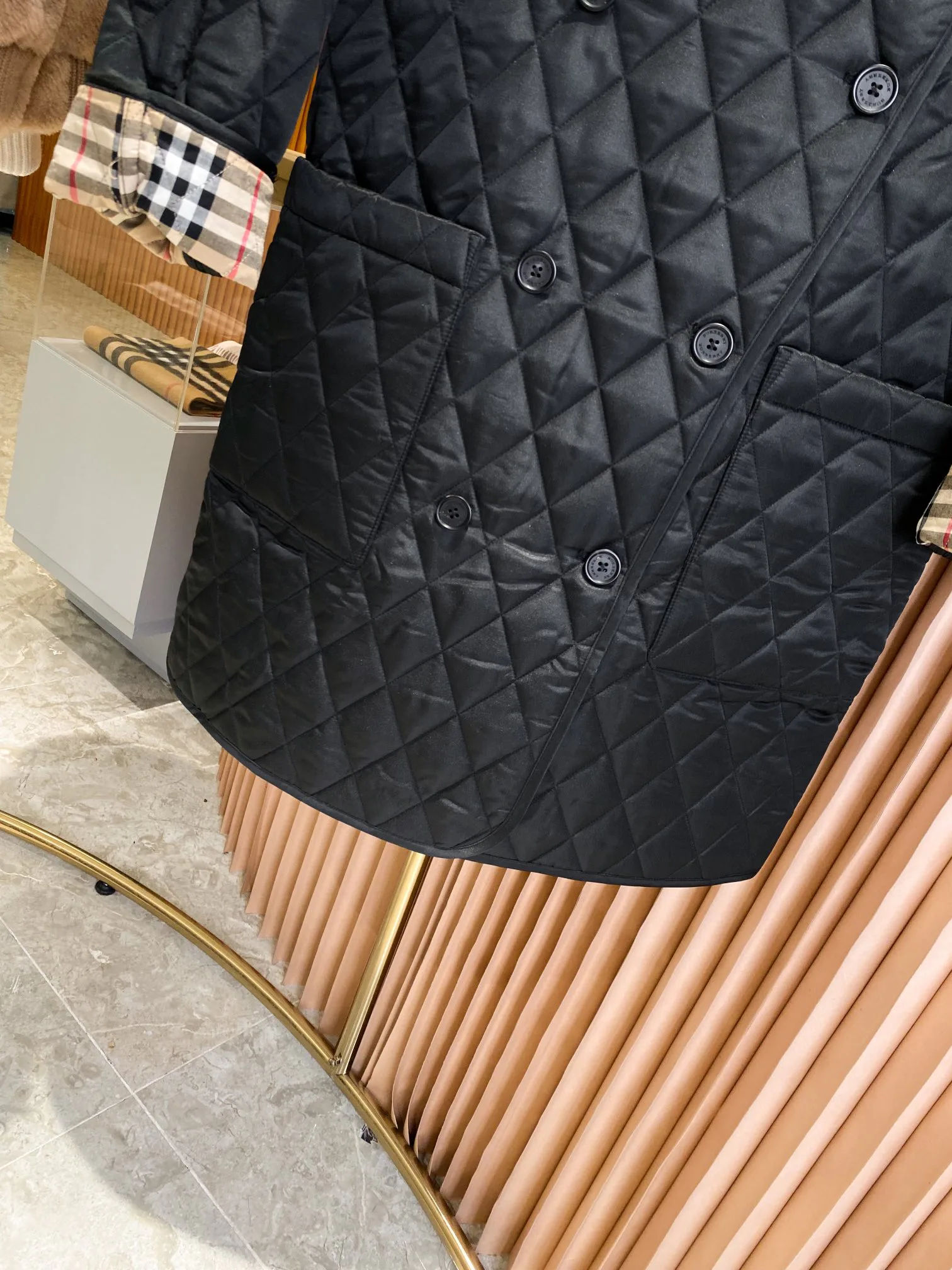 Women's Jackets And Down Jackets BURBERRY 18277304