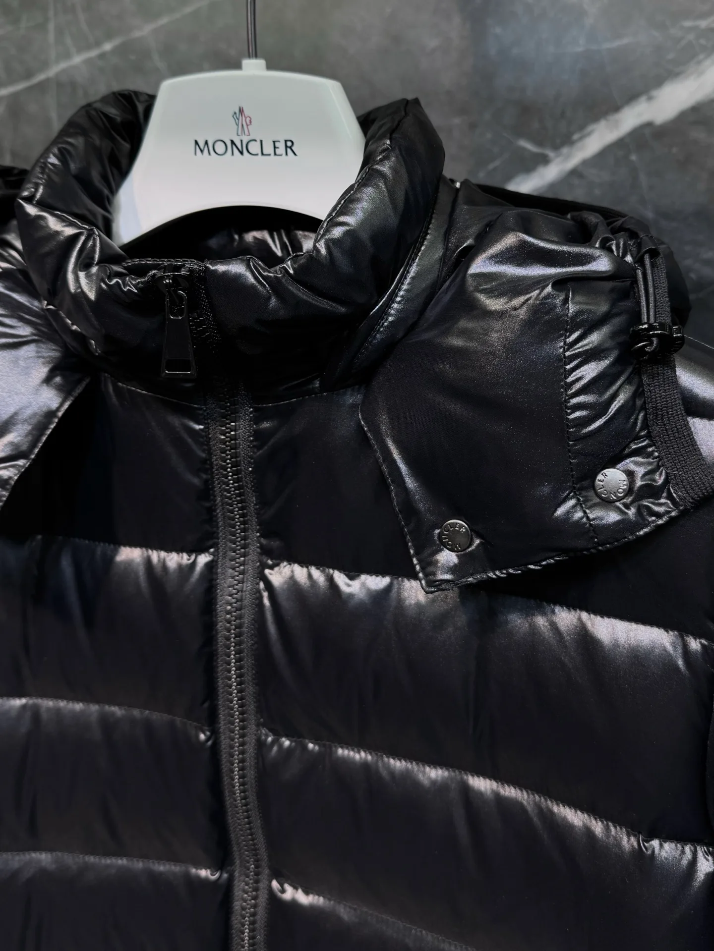 Women's Jackets And Down Jackets MONCLER 18184457