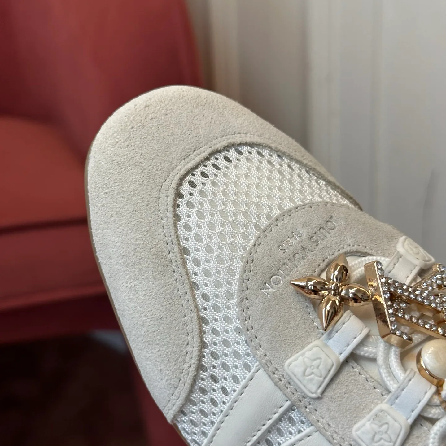 Women's Sneakers LOUIS VUITTON 18120470