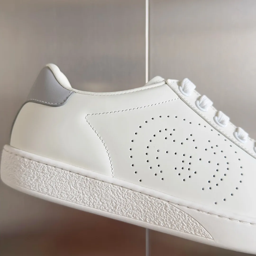 Women's Sneakers GUCCI 17620481