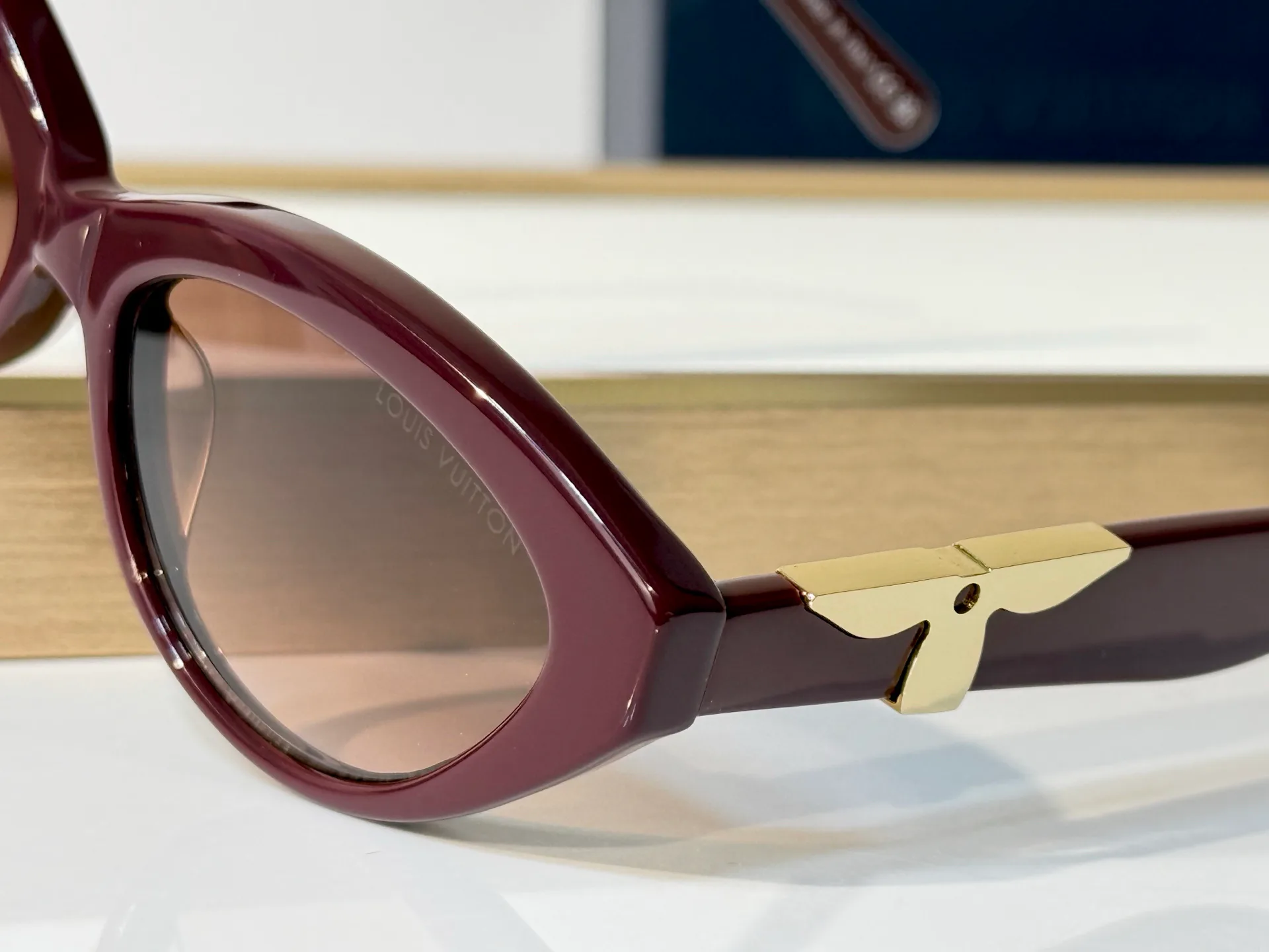Glasses LOUIS VUITTON 18117697