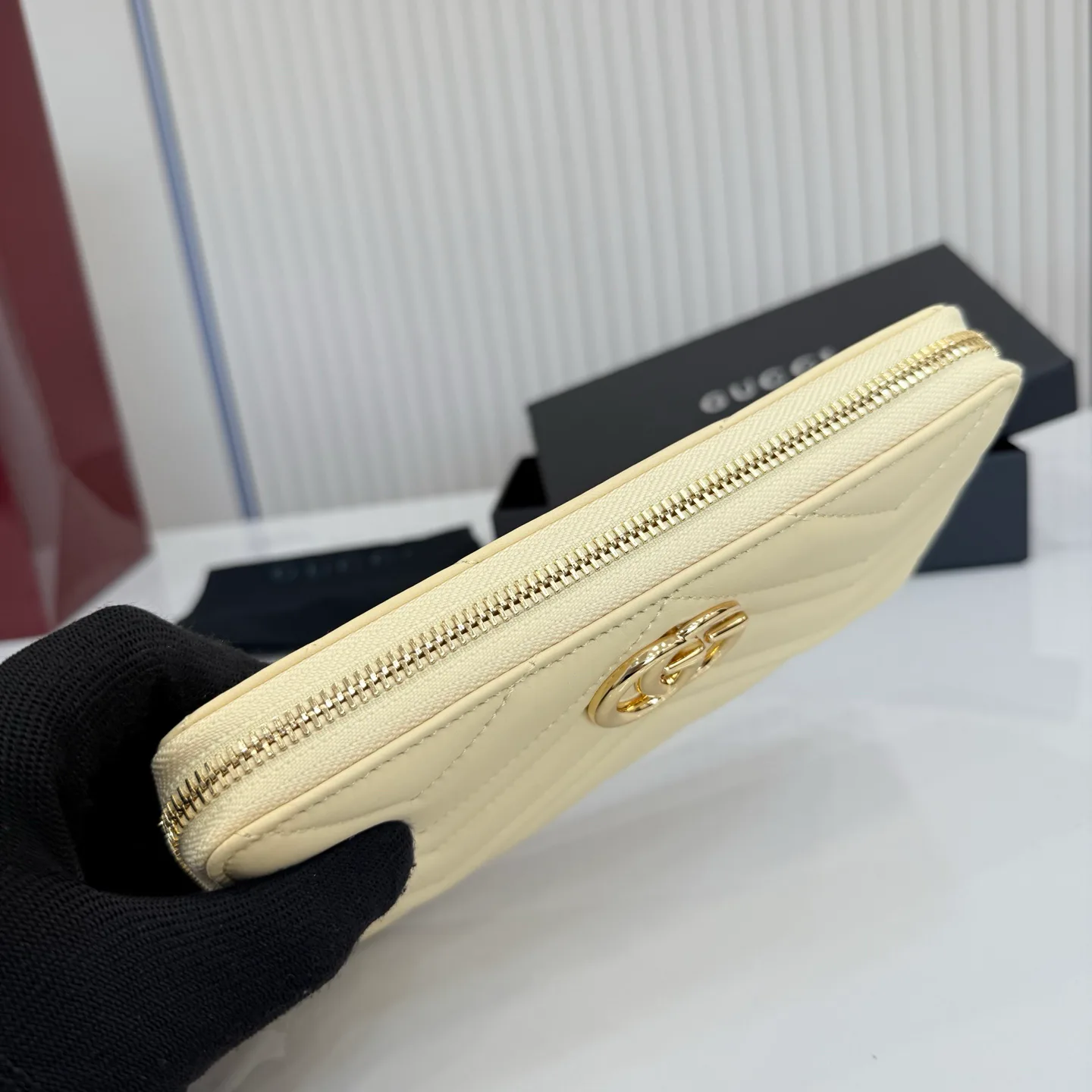 Women's Clutches GUCCI 17948230