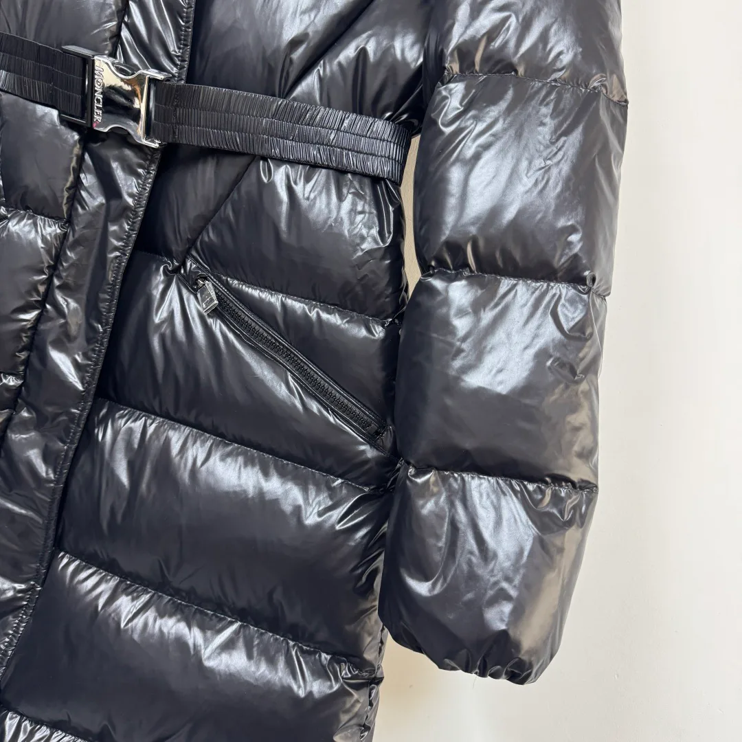 Women's Jackets And Down Jackets MONCLER 17810363