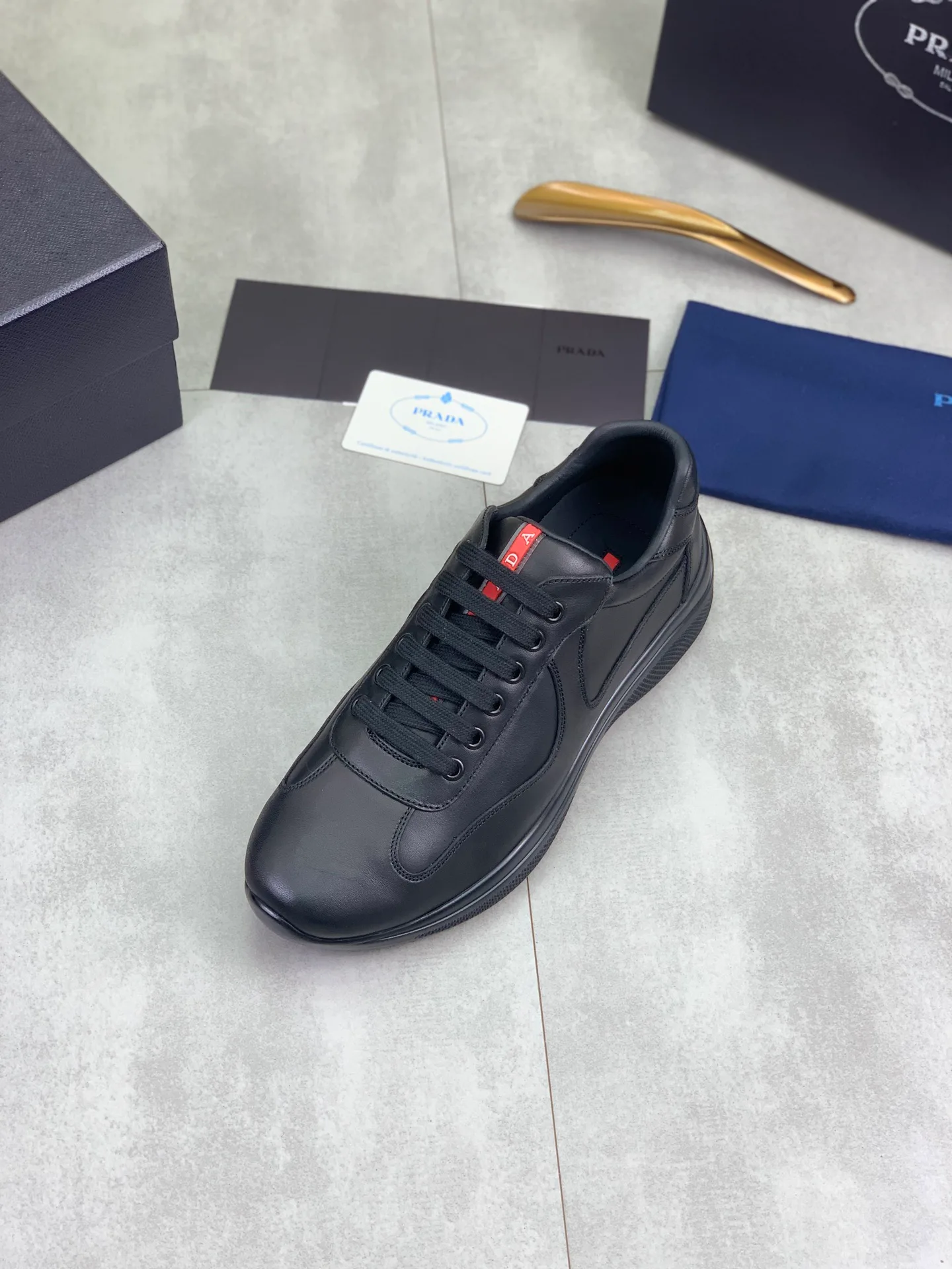 Men's Sneakers PRADA 18365161