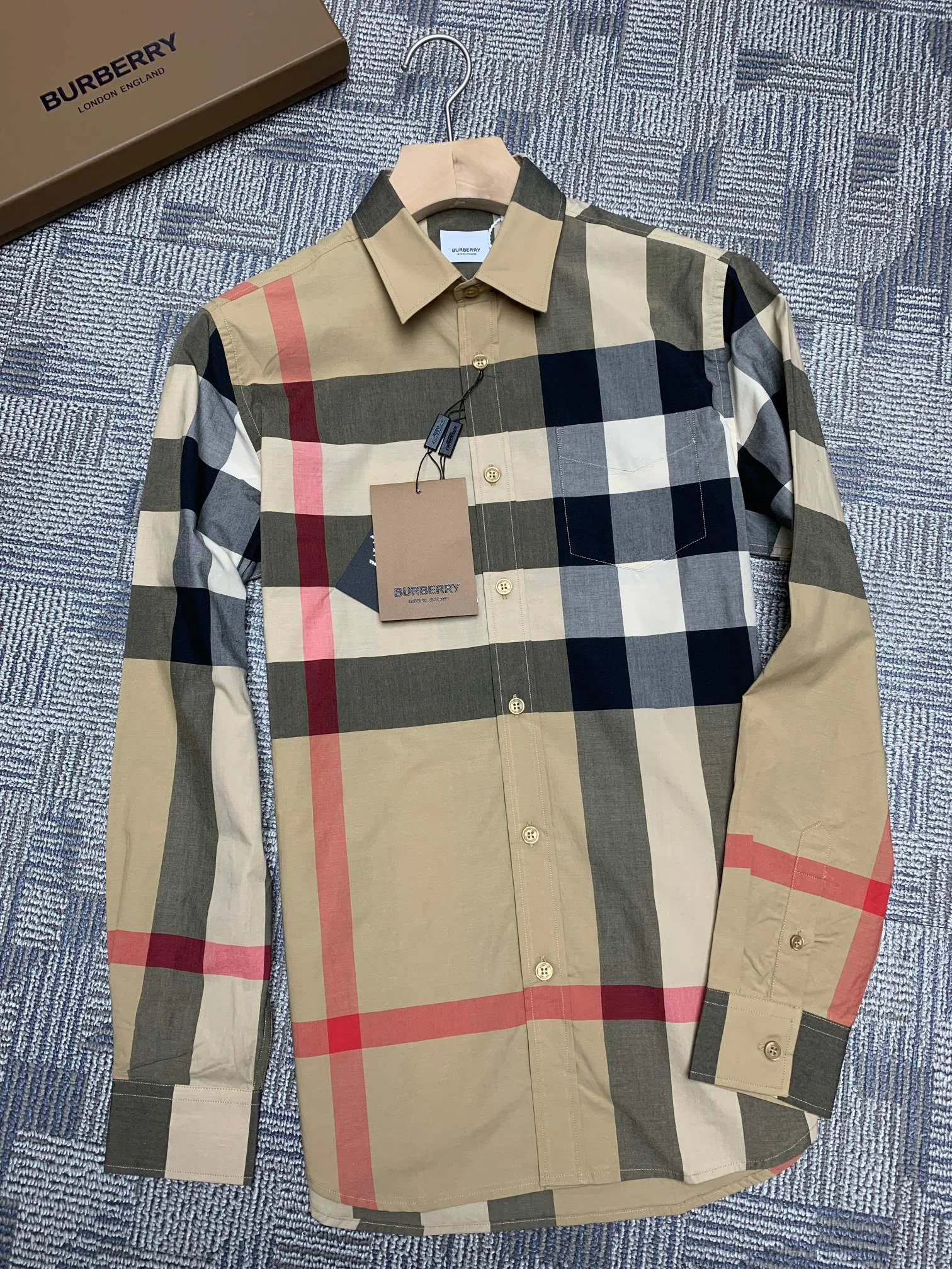 Men's Shirts BURBERRY 17967412