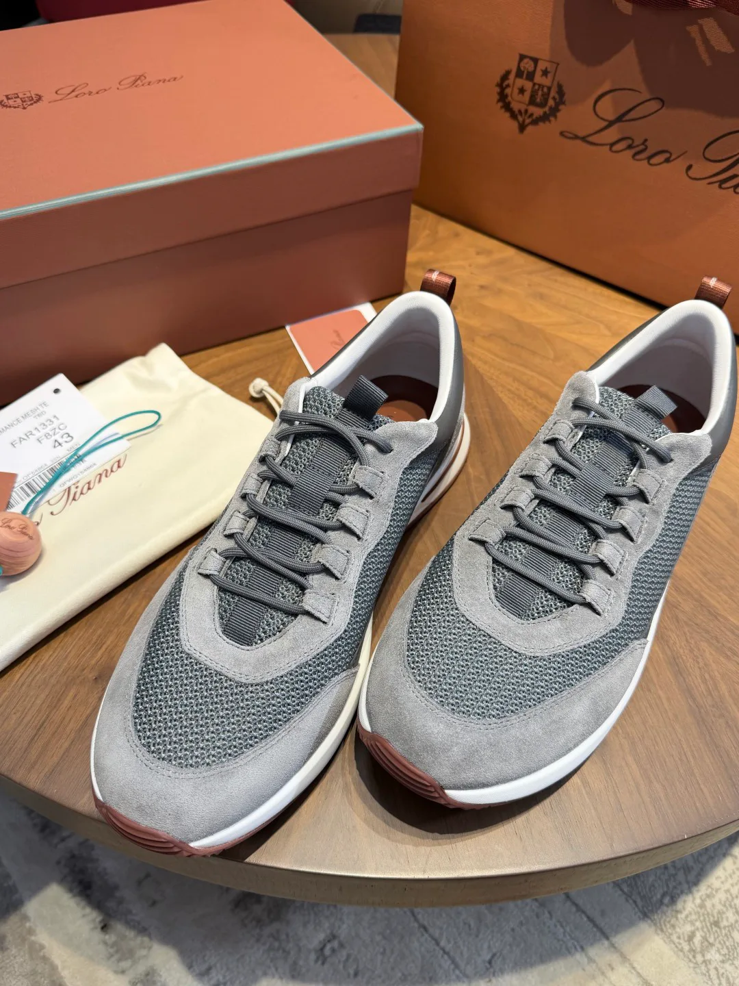Men's Sneakers LORO PIANA 17973392