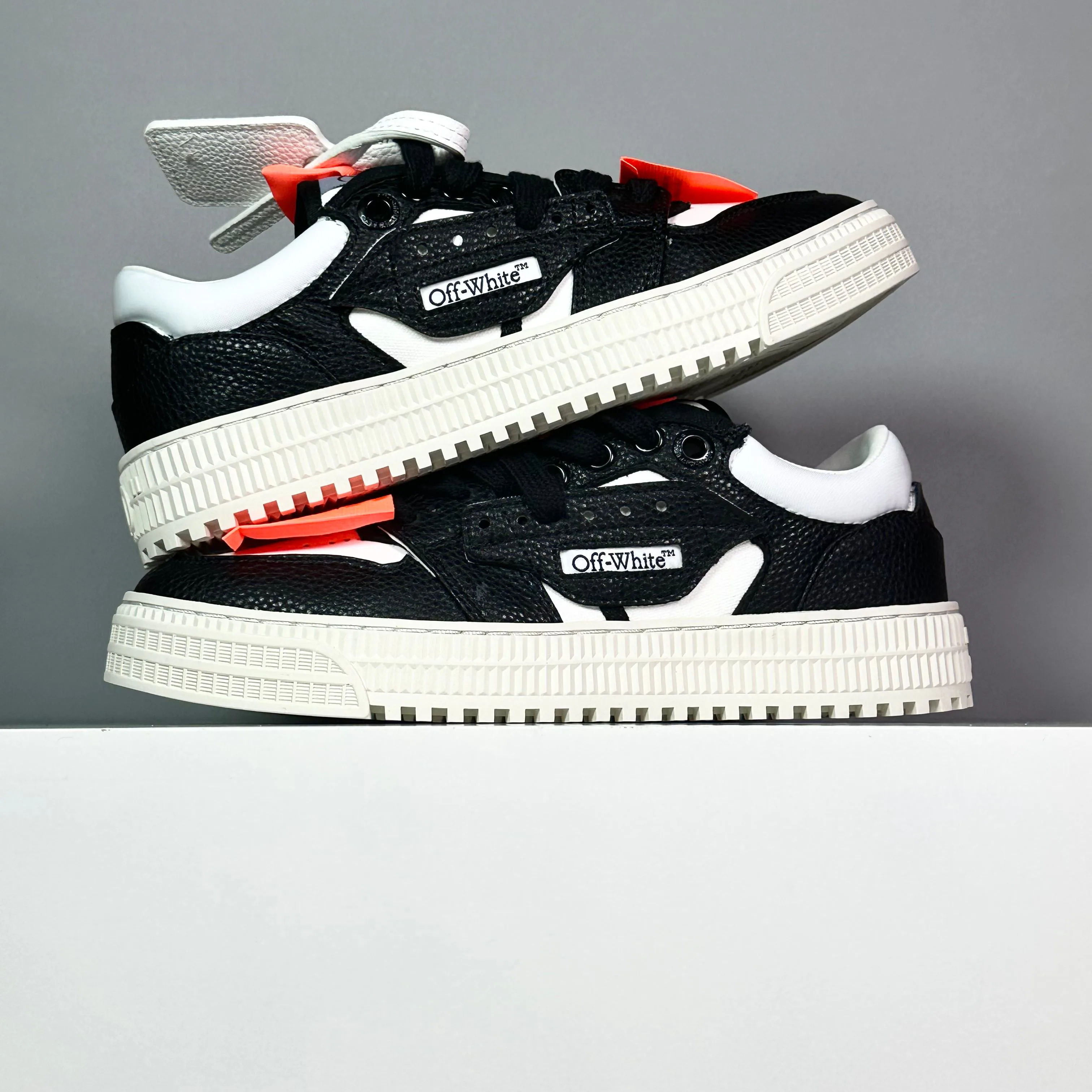 Women's Sneakers OFF-WHITE 18039069