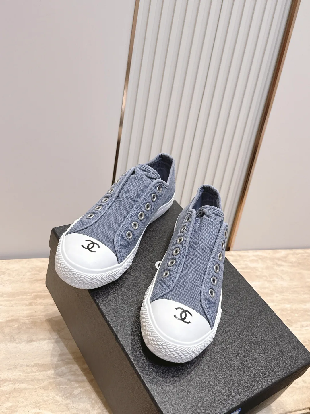 Women's Canvas Shoes CHANEL 18025817
