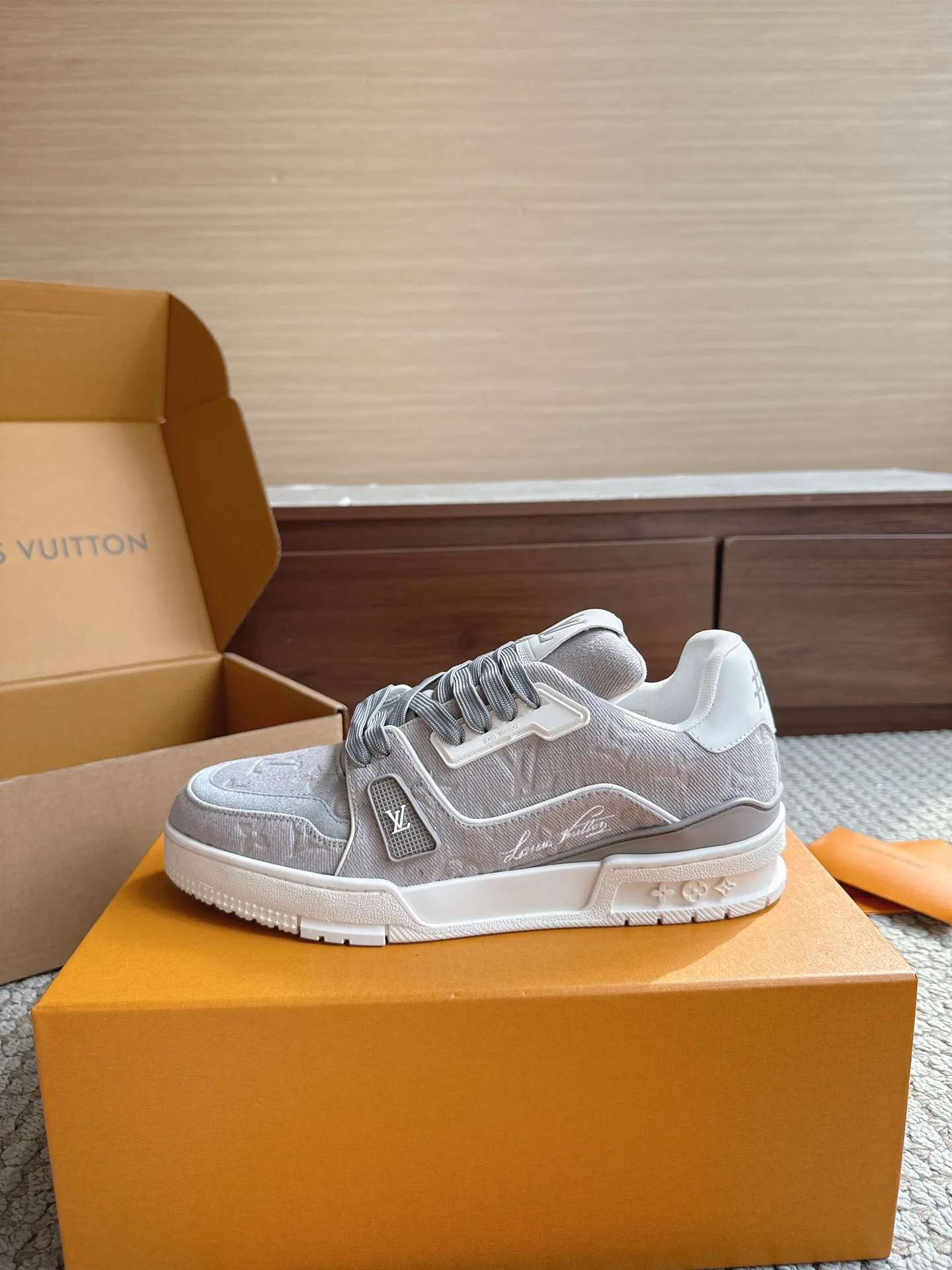 Men's Sneakers LOUIS VUITTON 17477017