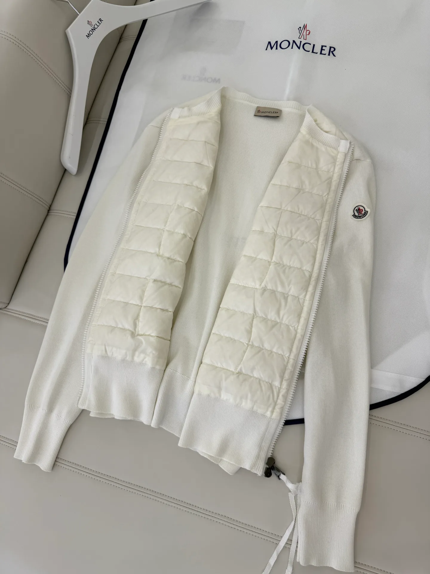 Women's Jackets And Down Jackets MONCLER 17122201