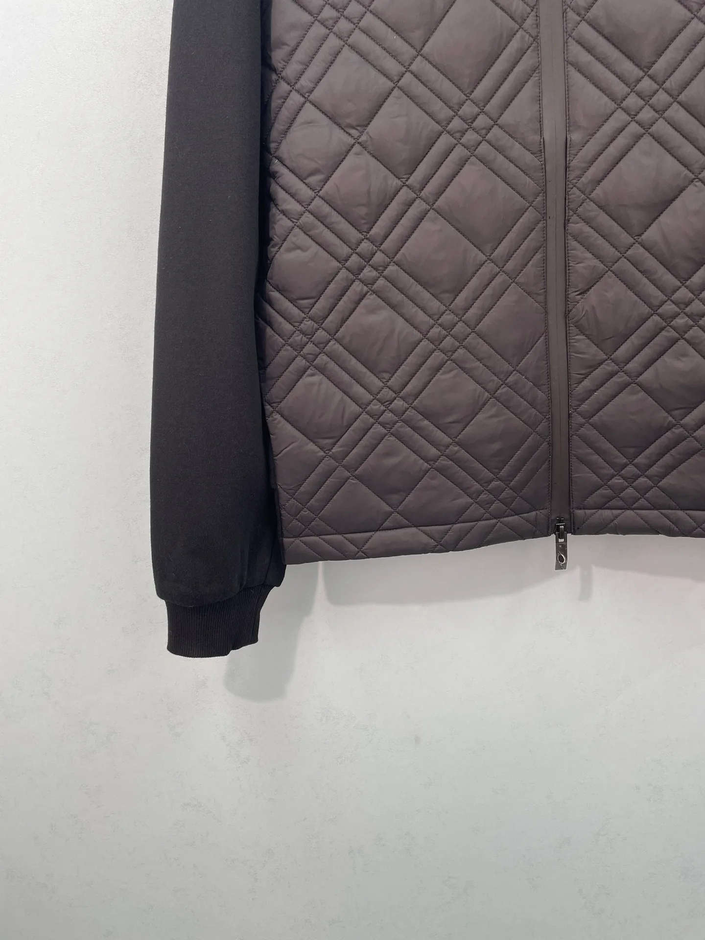 Women's Jackets And Down Jackets MONCLER 18513383