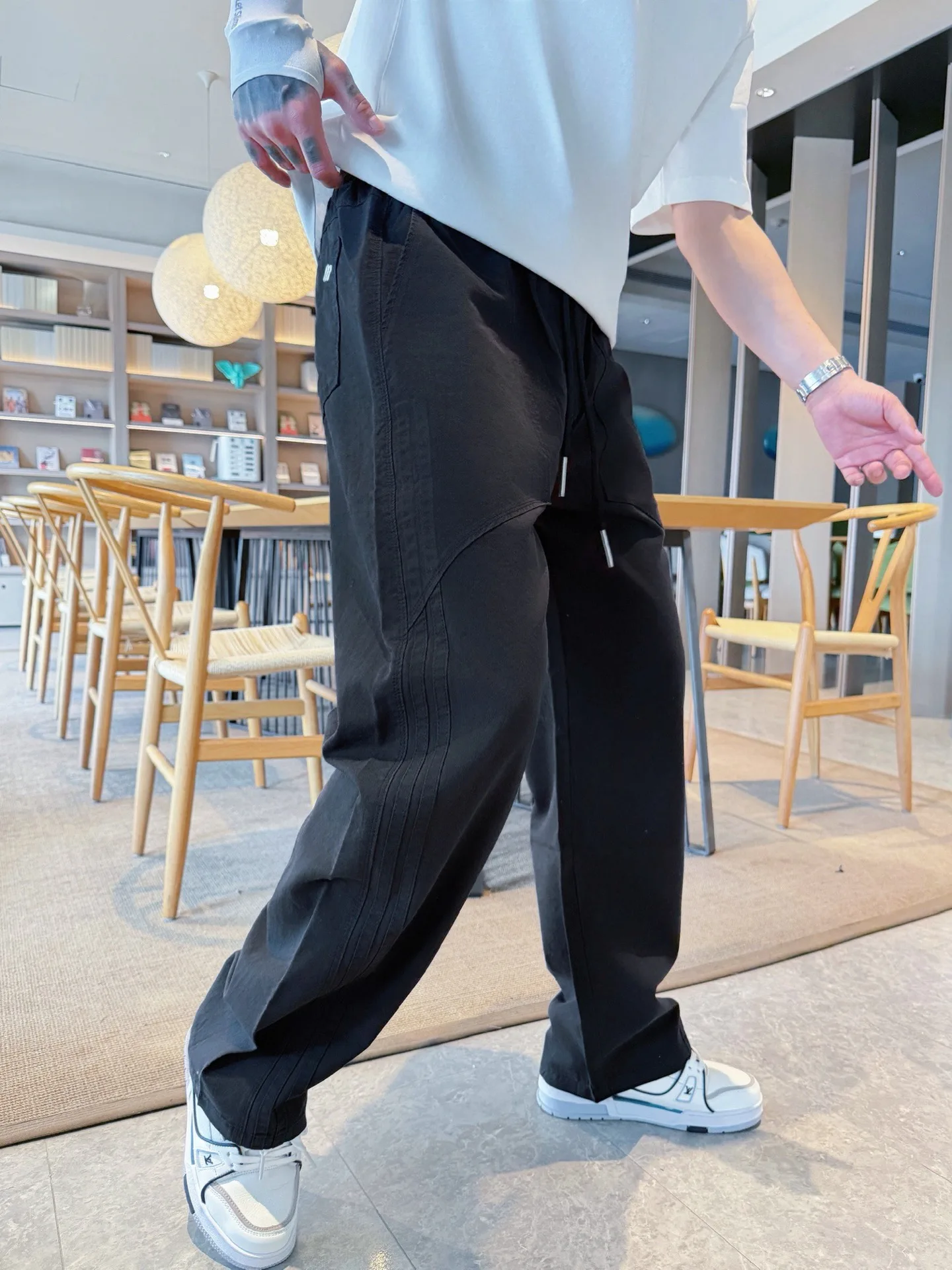 Men's Trousers BALENCIAGA 18345794