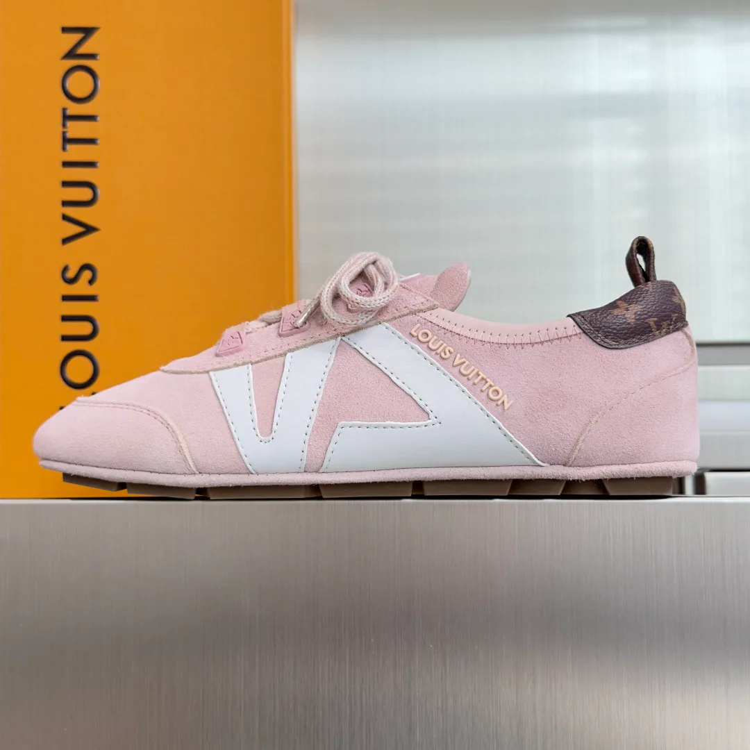 Women's Sneakers LOUIS VUITTON 17780687