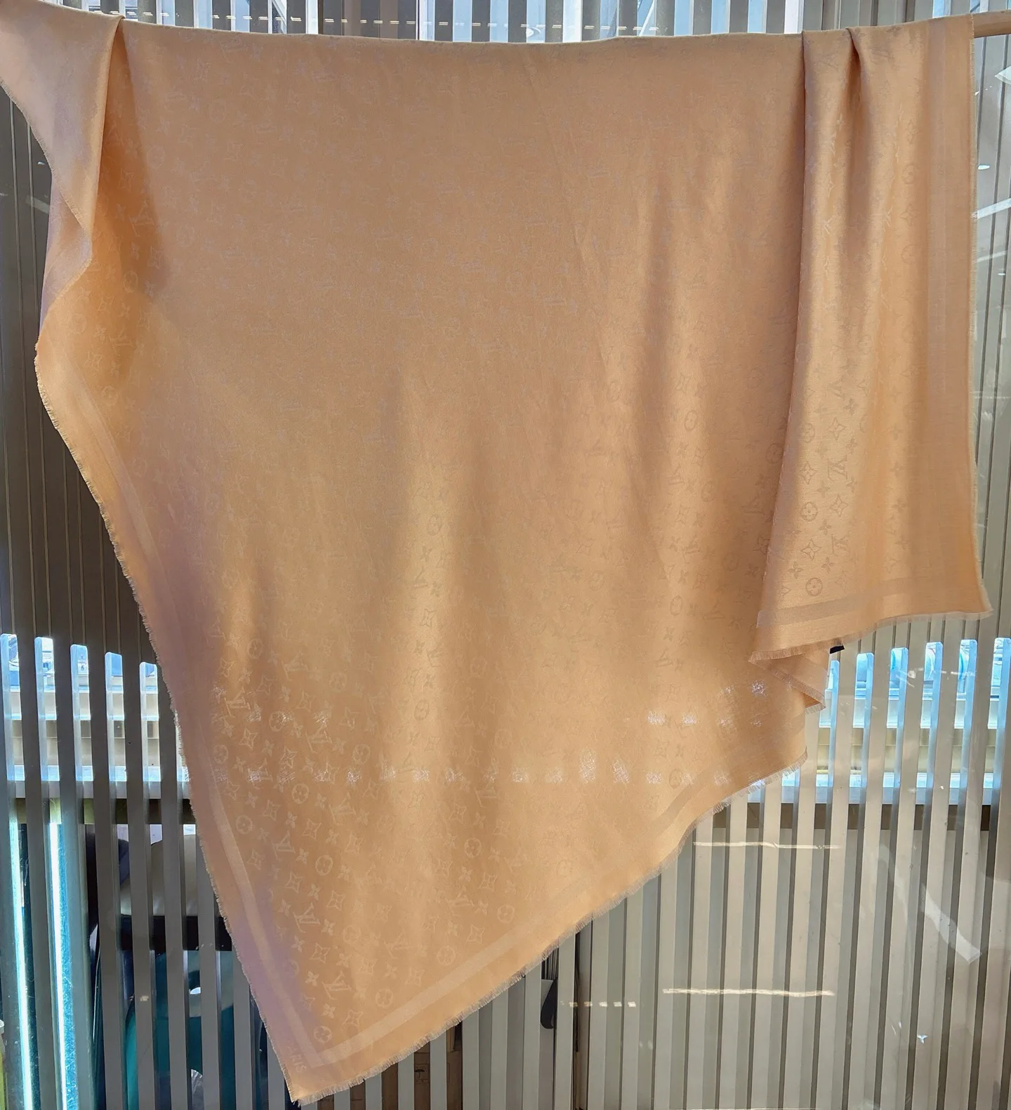 Scarves LOUIS VUITTON 18267553