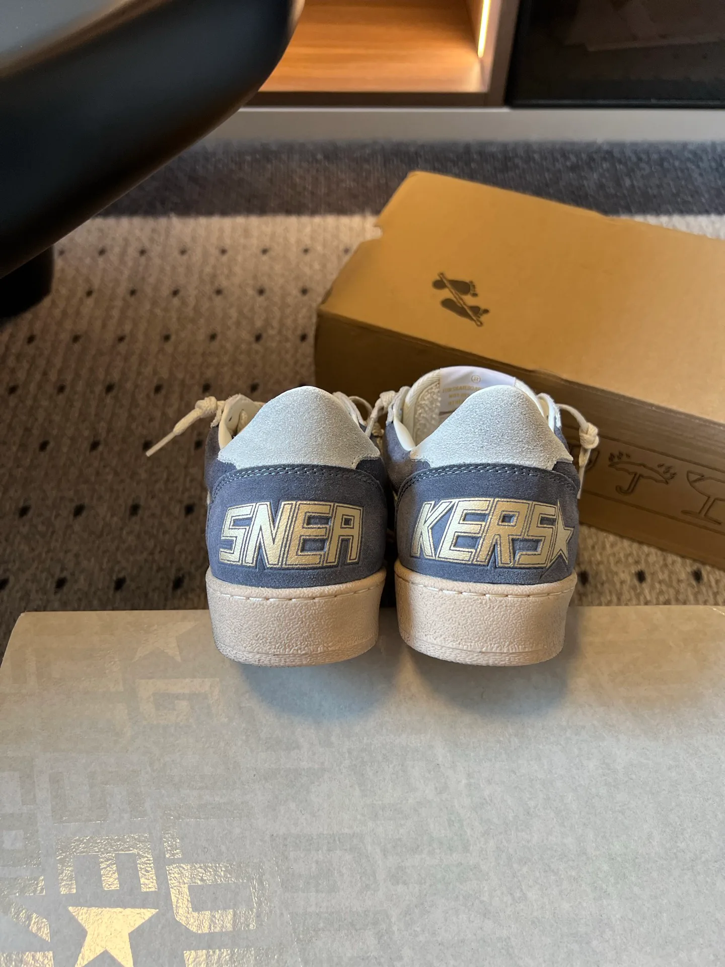 Women's Sneakers GOLDEN GOOSE 18137503