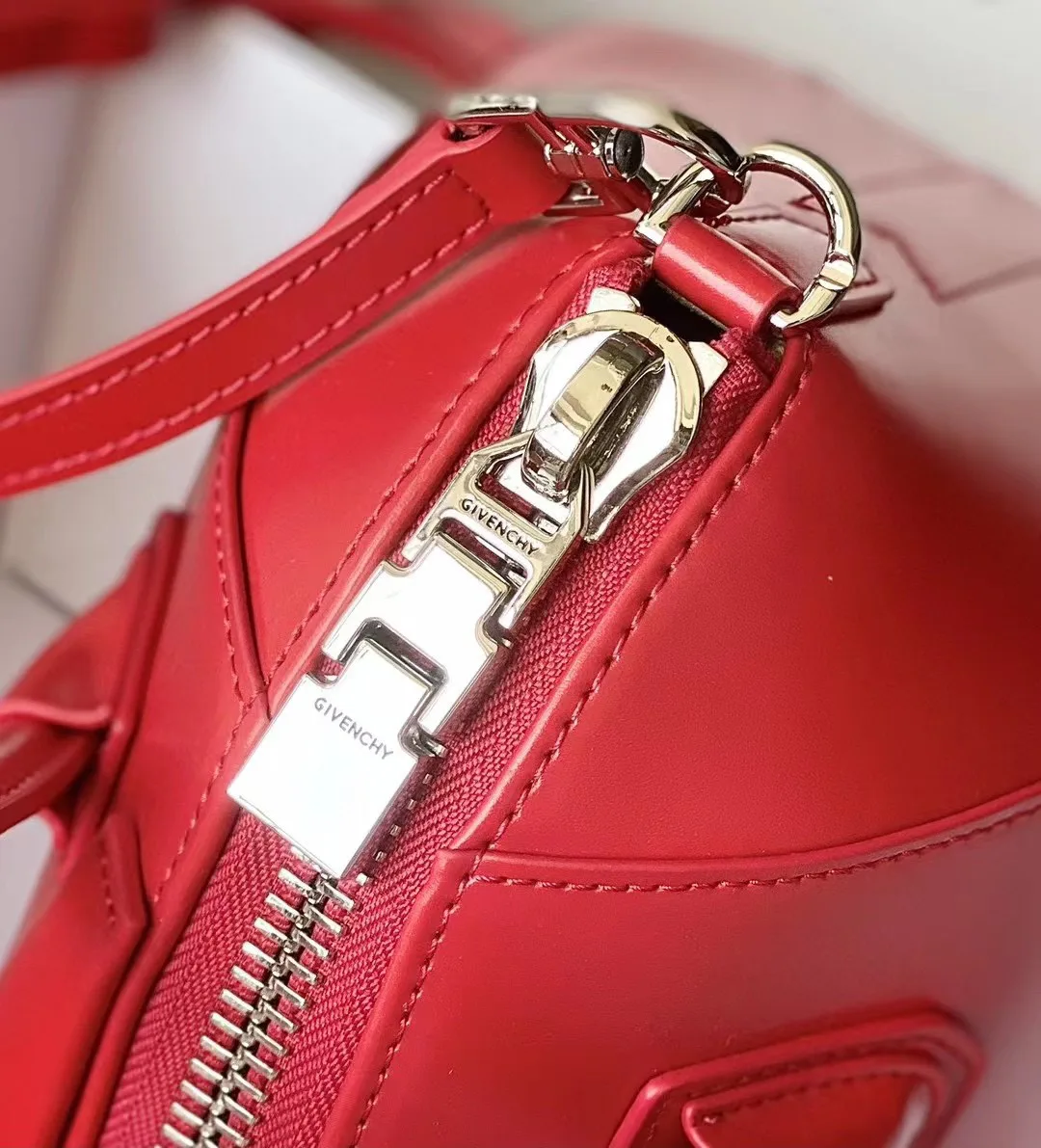 Women's Classic Handbags GIVENCHY 18452633