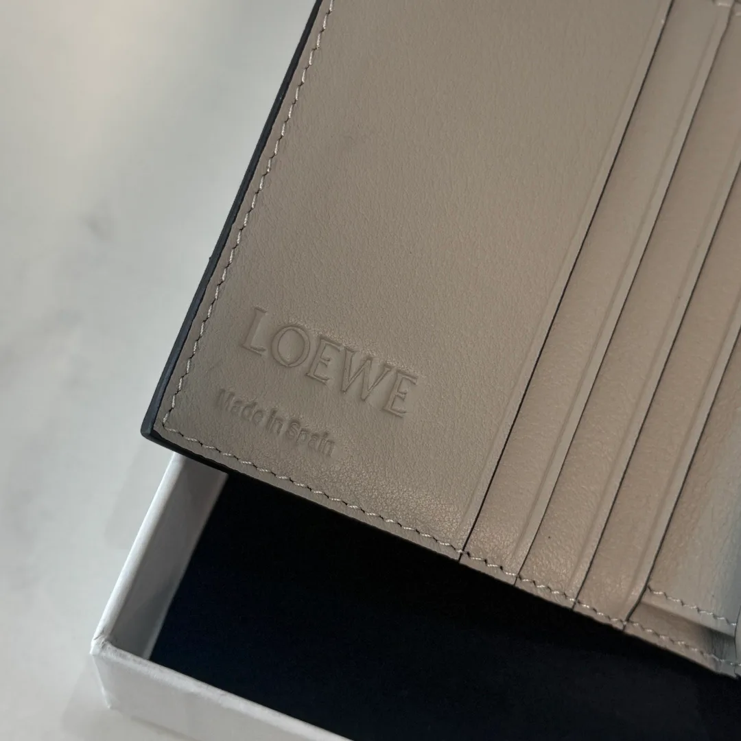 Women's Clutches LOEWE 17502814