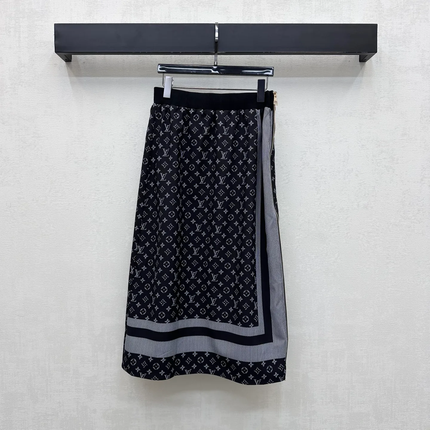 Women's Skirts LOUIS VUITTON 18023226