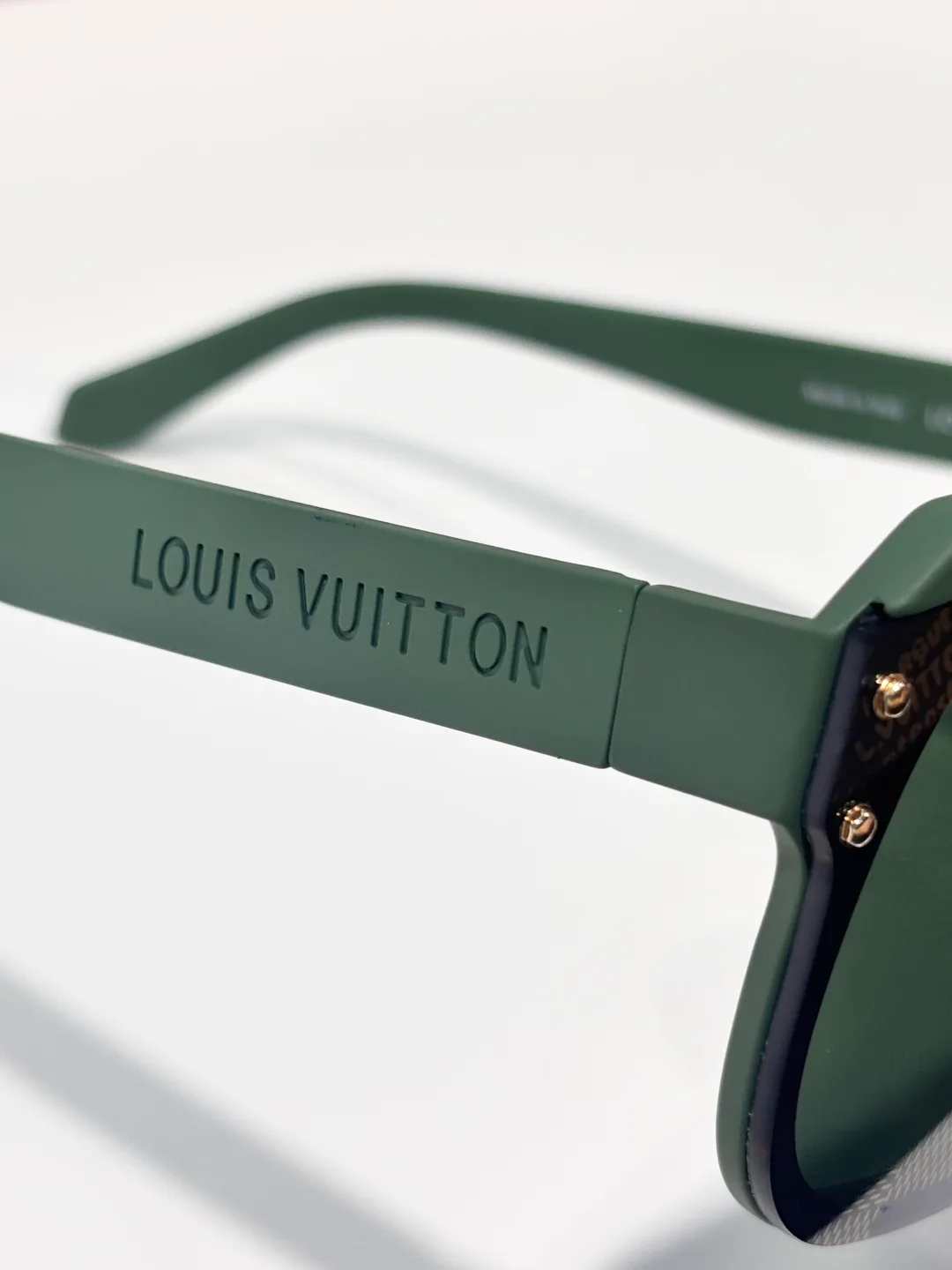 Glasses LOUIS VUITTON 18196736