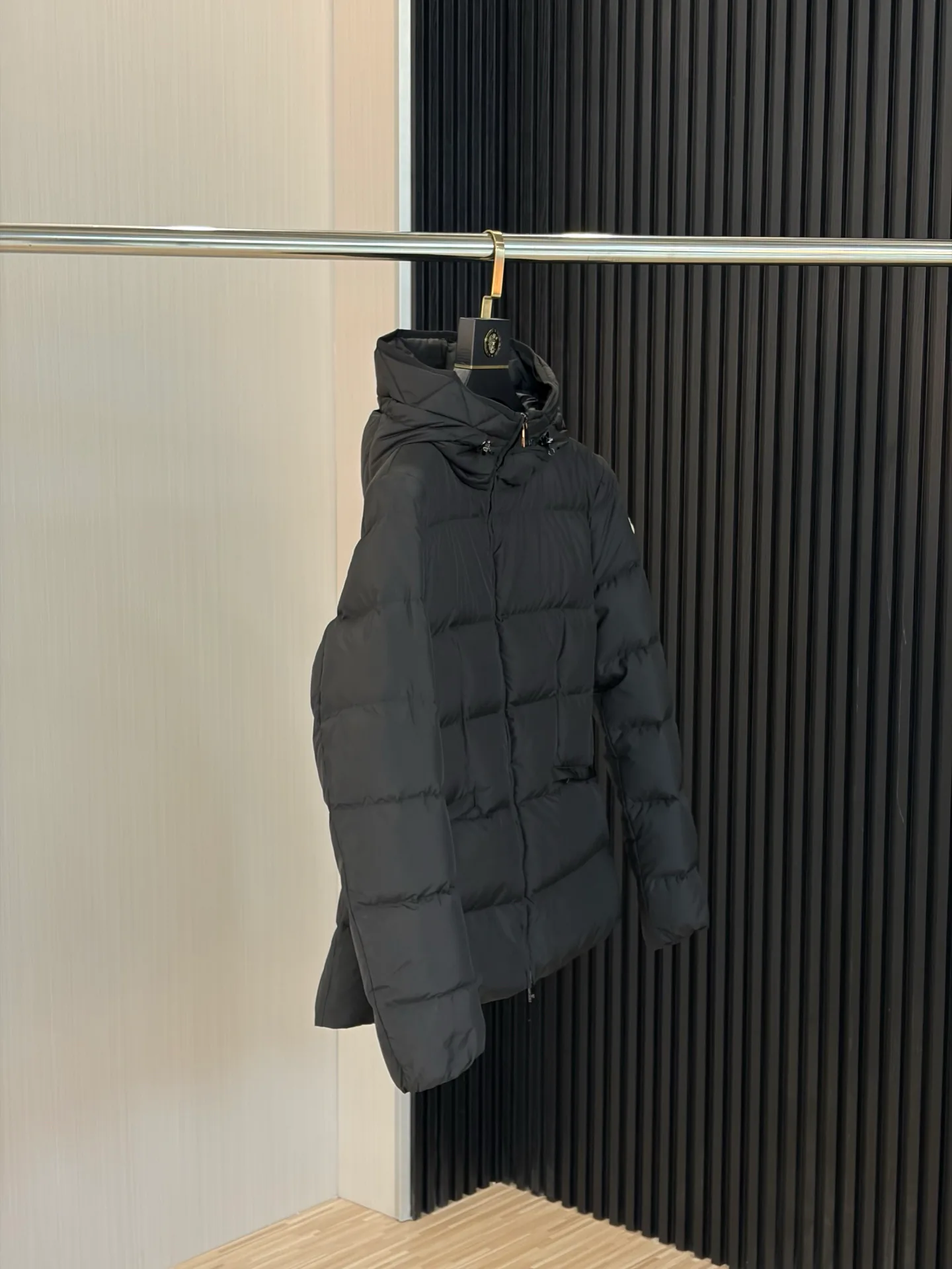 Women's Jackets And Down Jackets MONCLER 18188678