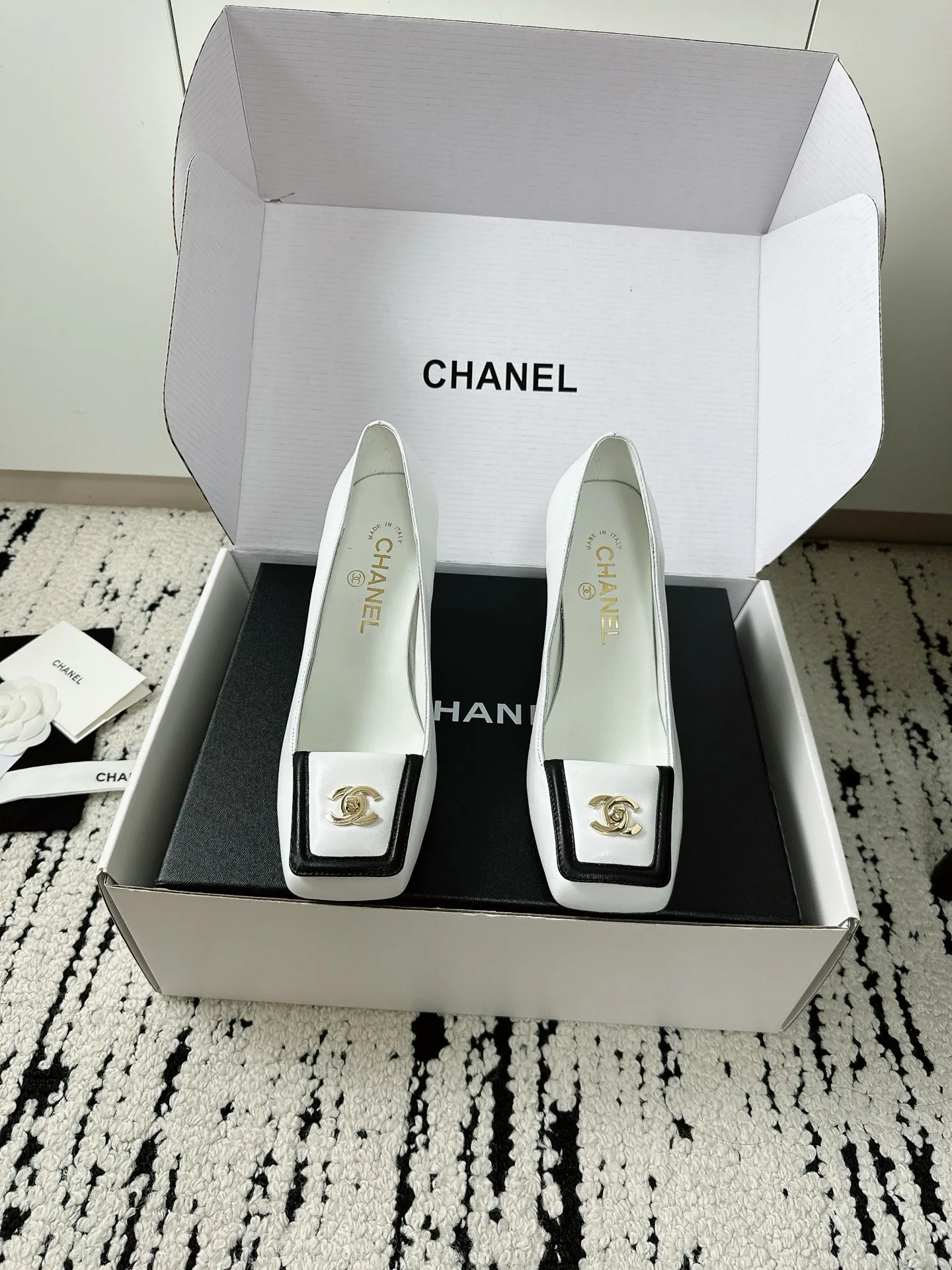 Women's Ballet Flats CHANEL 18070022