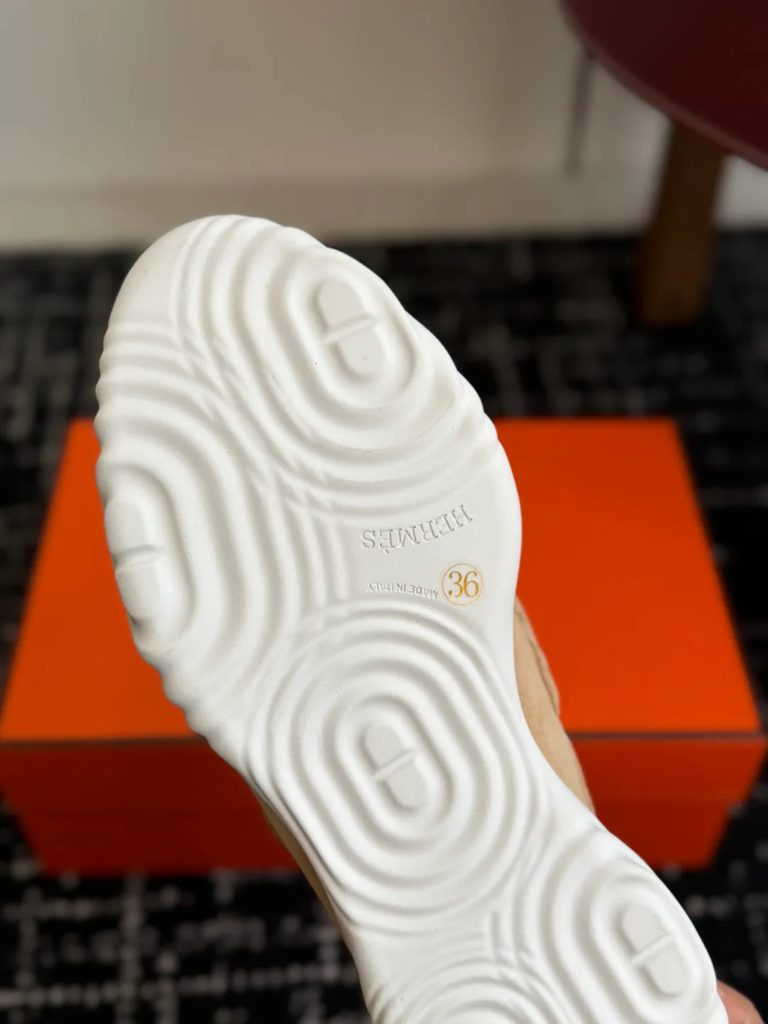 Кроссовки Женские Hermes 18610760