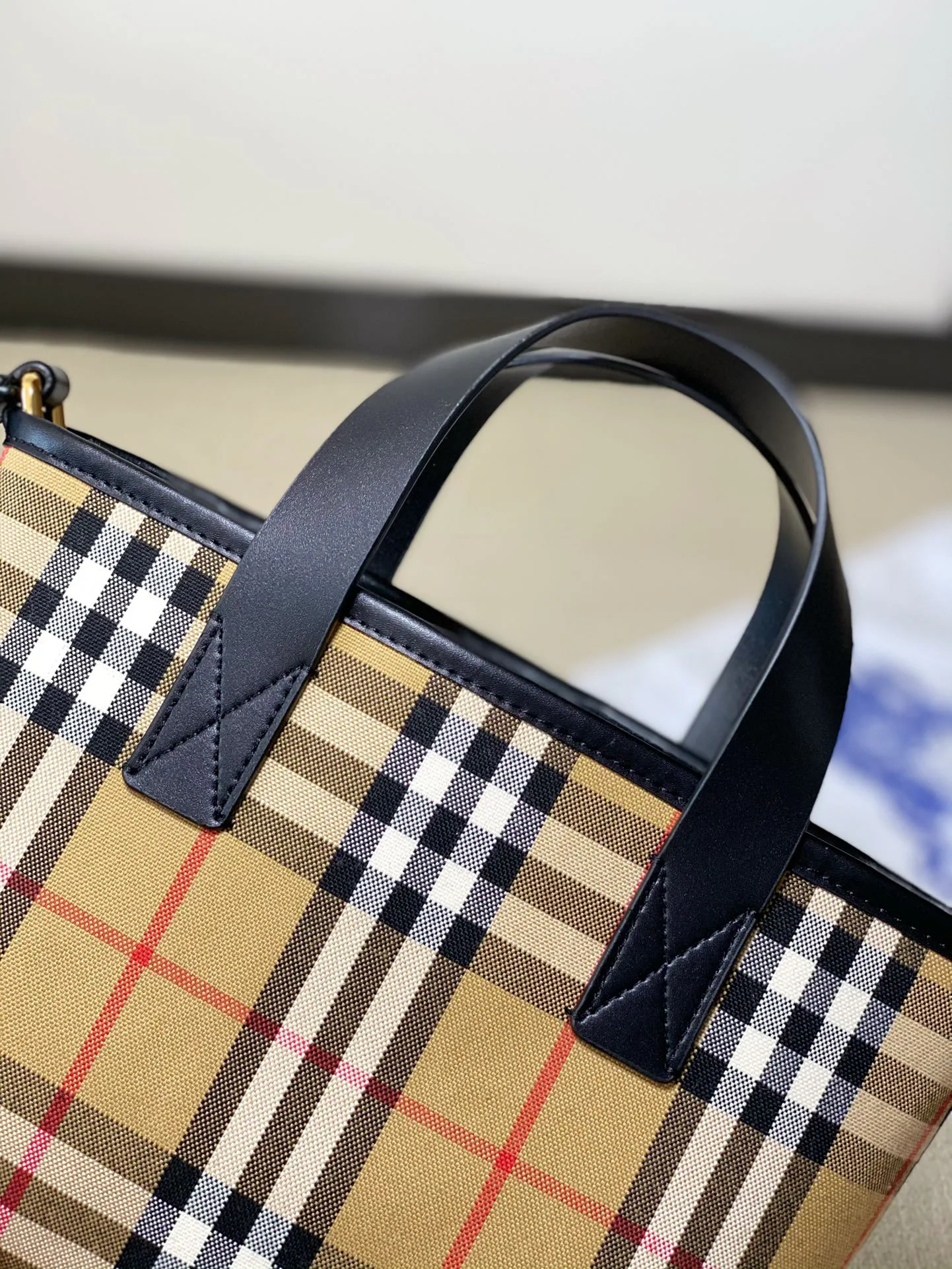 Women's Classic Handbags BURBERRY 17960836