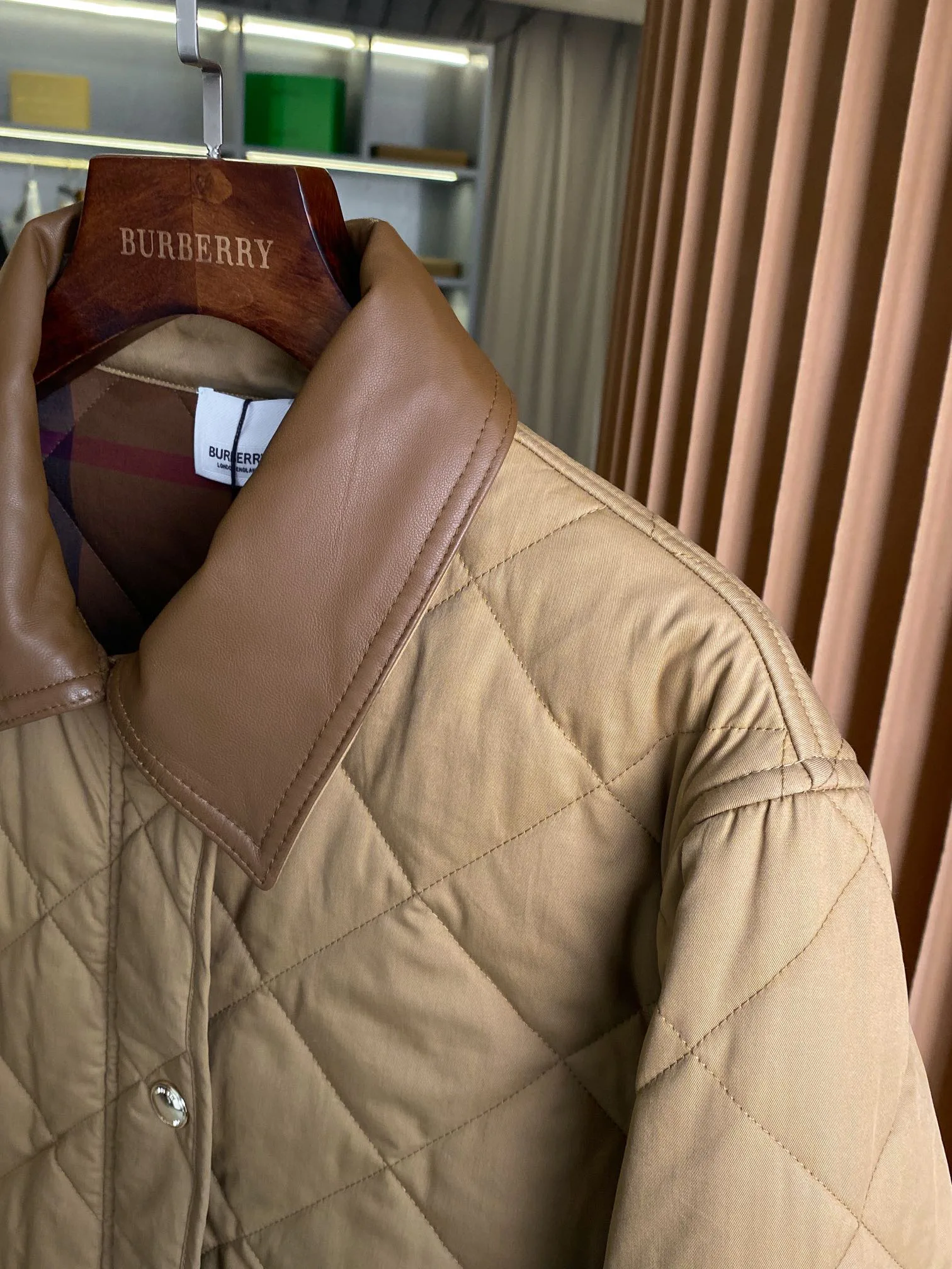 Women's Jackets And Down Jackets BURBERRY 17998761