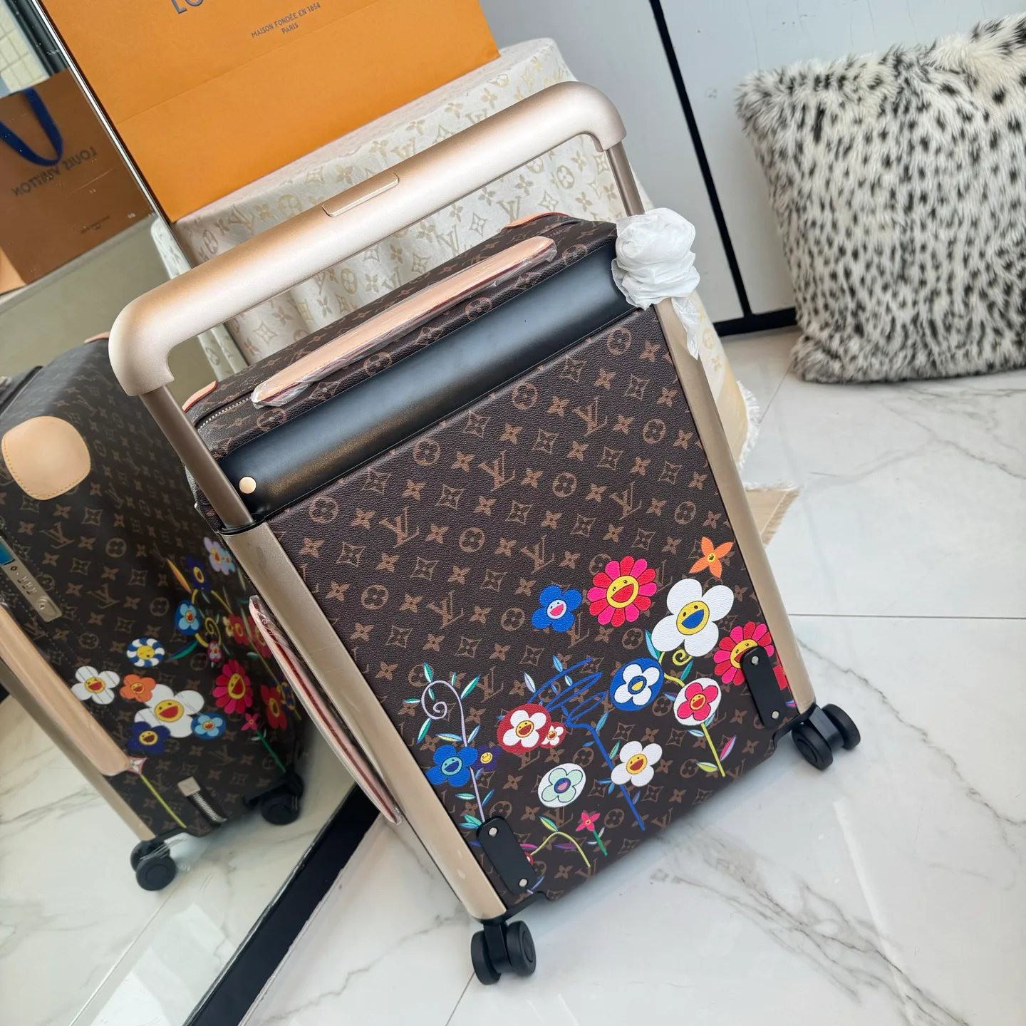 Suitcases LOUIS VUITTON 17801476