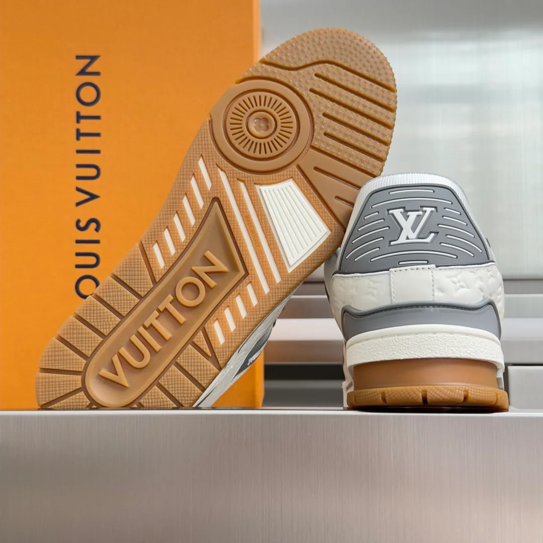 Women's Sneakers LOUIS VUITTON 17772029
