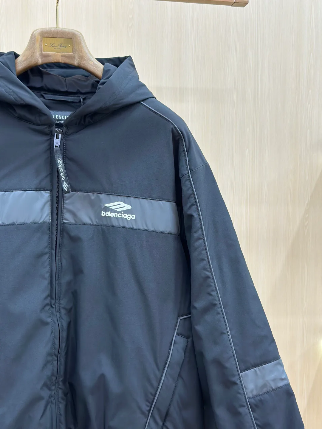 Куртки И Пуховики Мужские Balenciaga 18599285