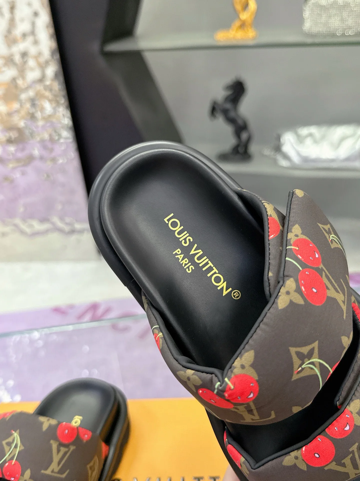 Women's Flip-Flops LOUIS VUITTON 17530461