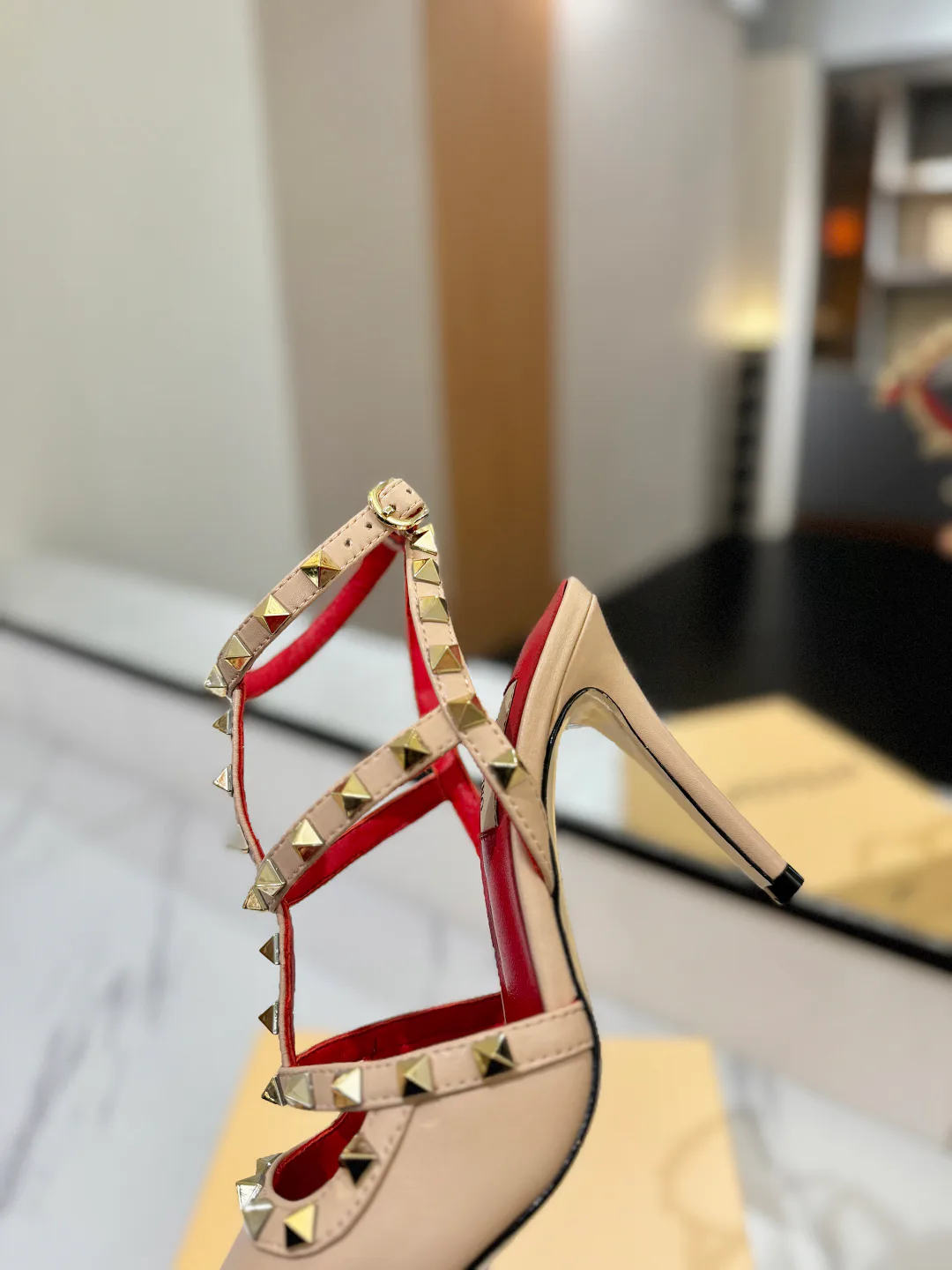 Women's Open-Toe Sandals VALENTINO 17305539