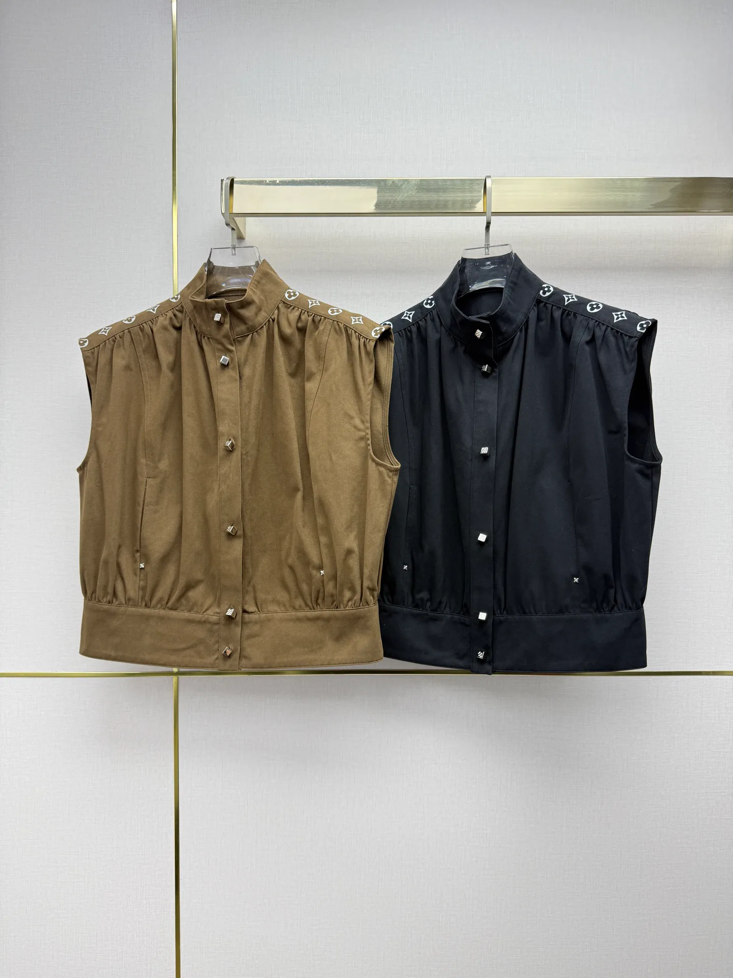 Women's Vests LOUIS VUITTON 18113950