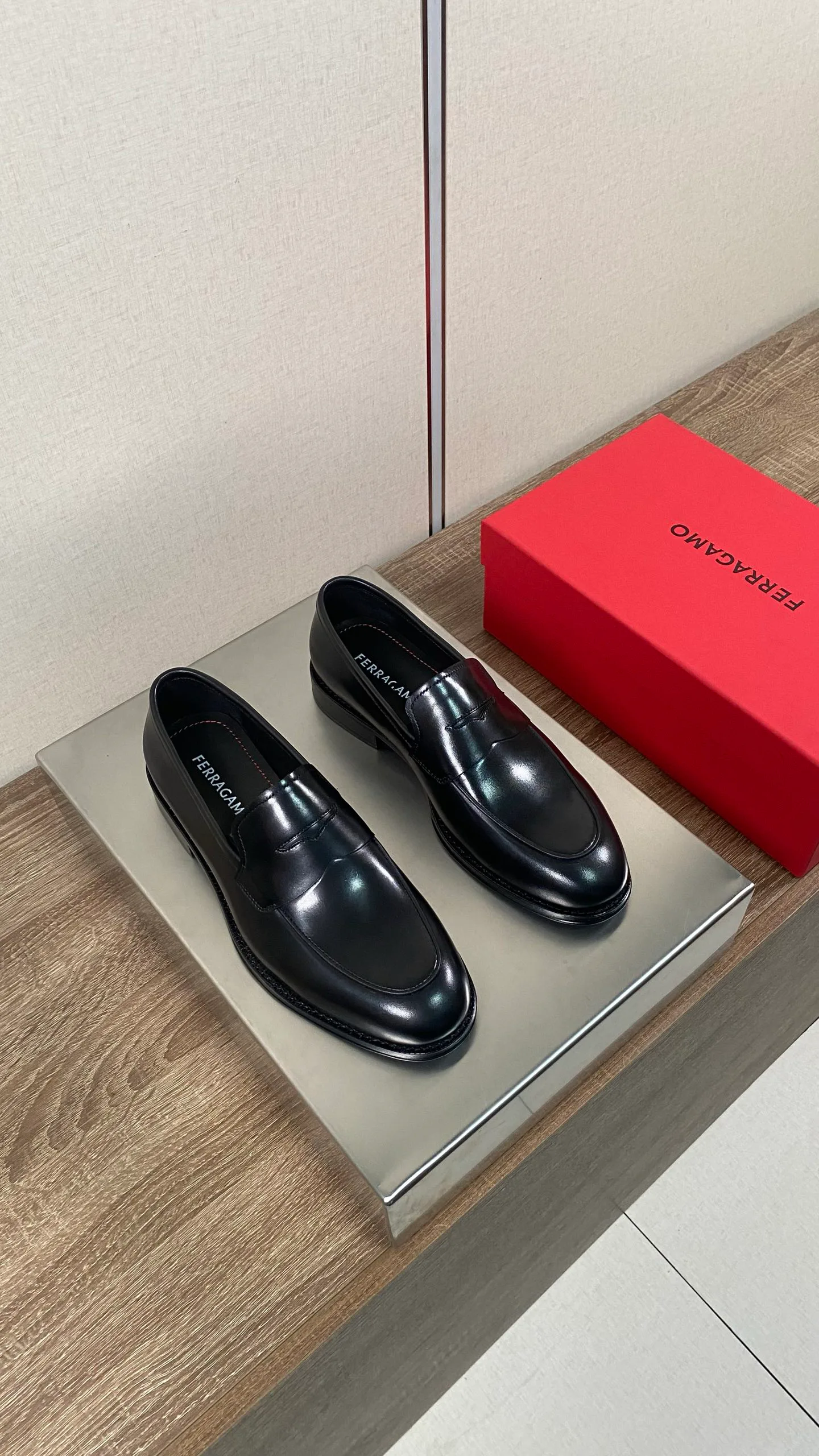 Men's Loafers And Dress Shoes SALVATORE FERRAGAMO 18078698