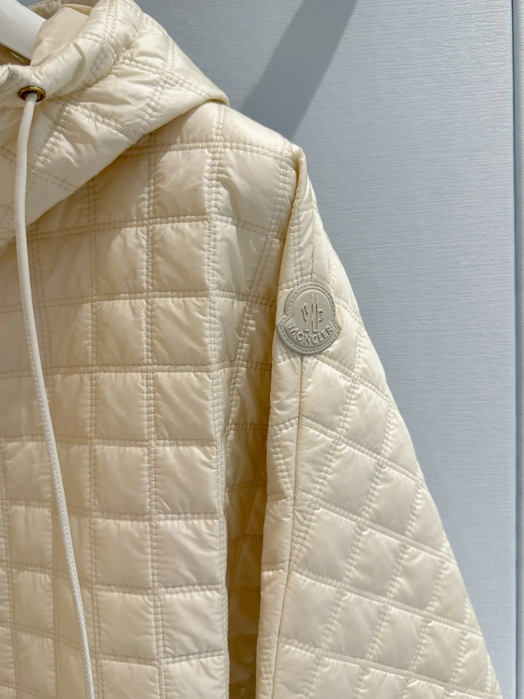 Women's Jackets And Down Jackets MONCLER 18050013