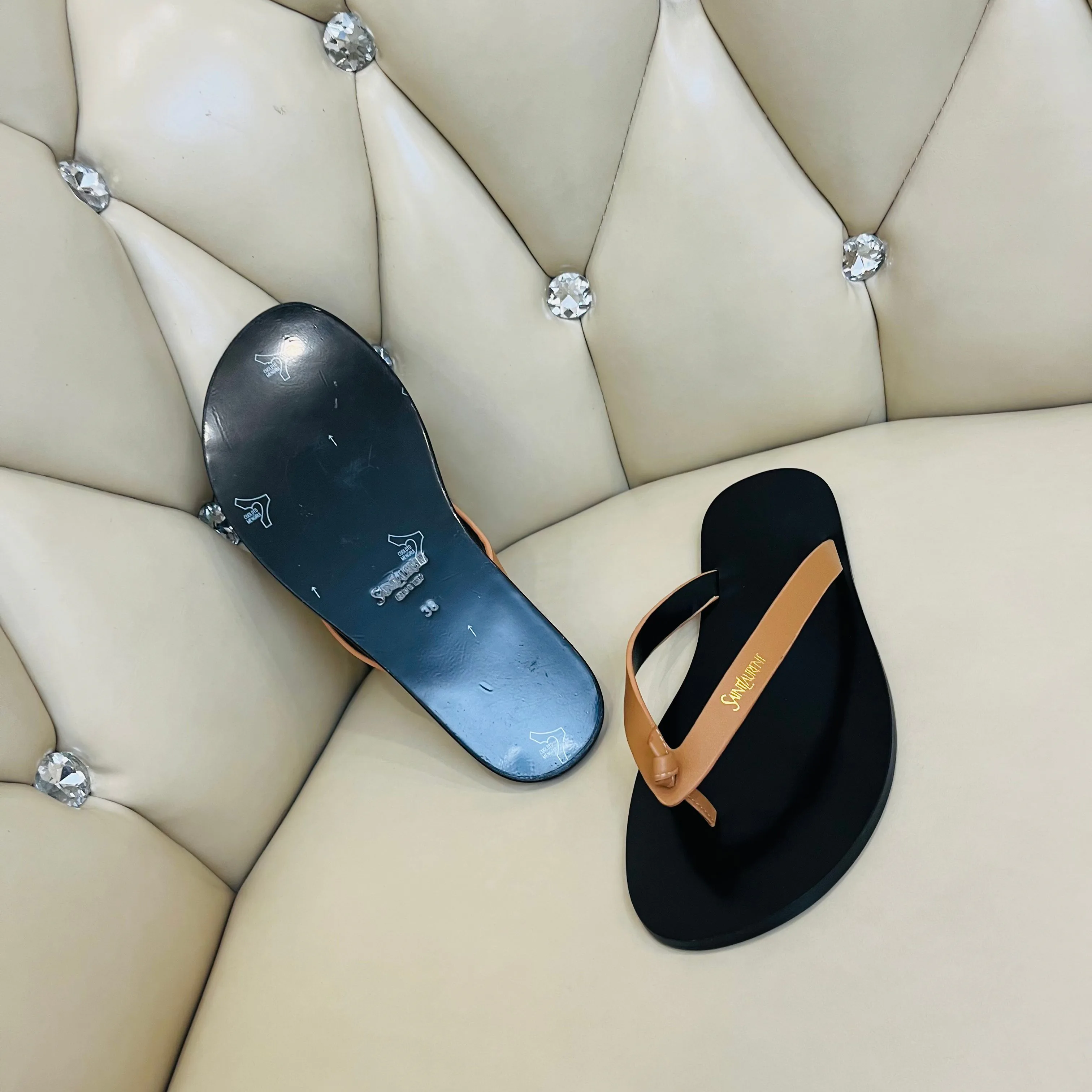Women's Flip-Flops SAINT LAURENT 18083984