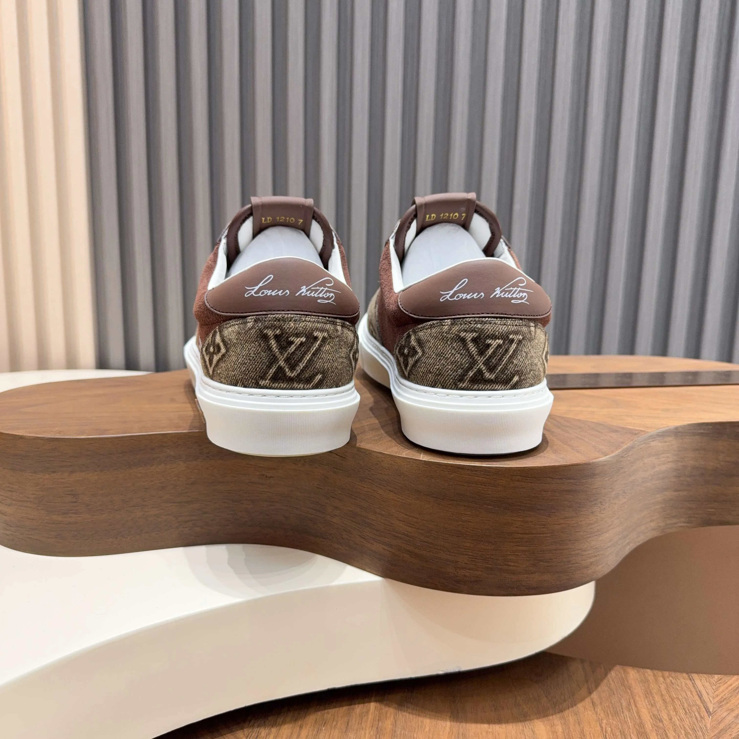 Men's Sneakers LOUIS VUITTON 17921398