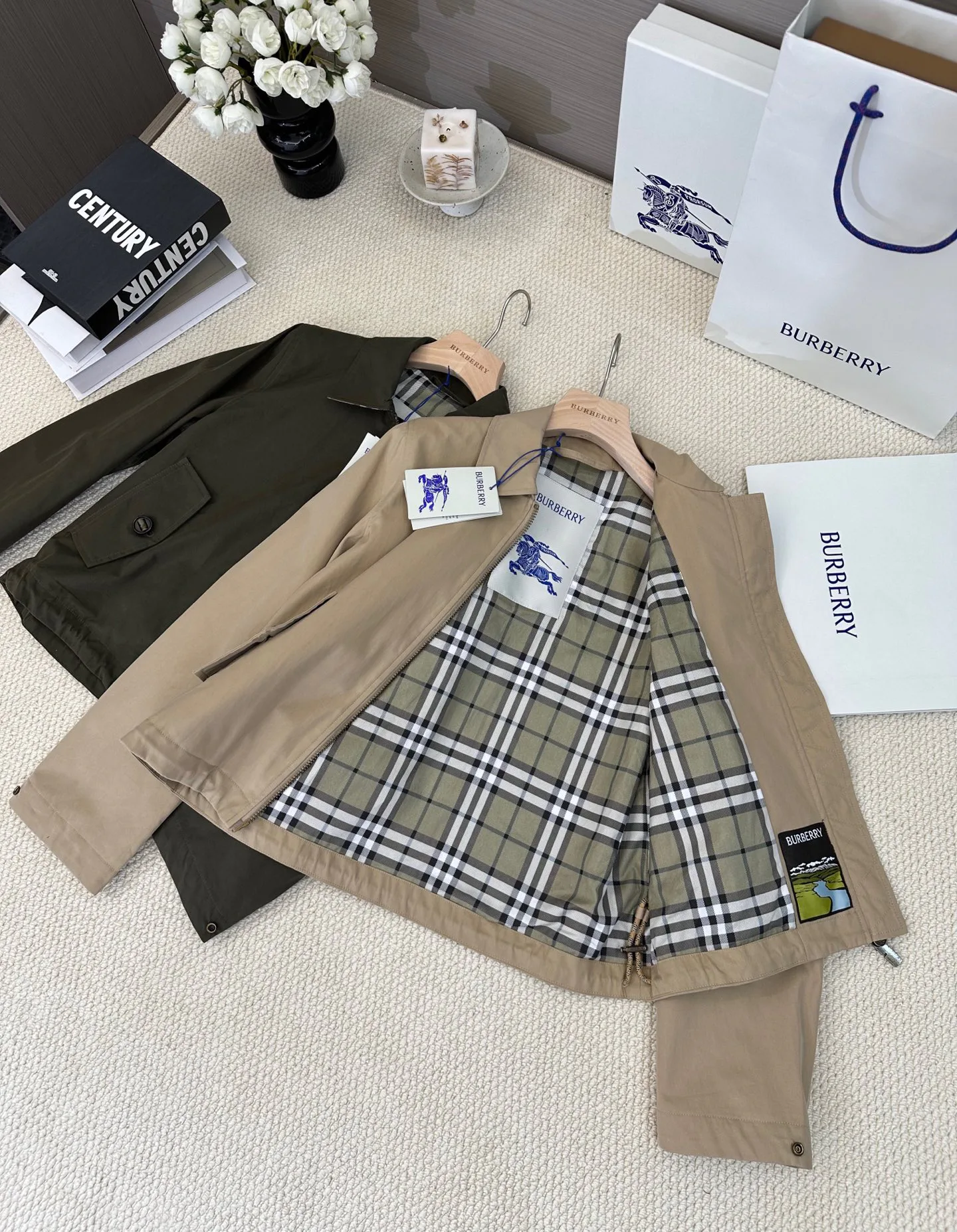 Women's Jackets And Down Jackets BURBERRY 17998592